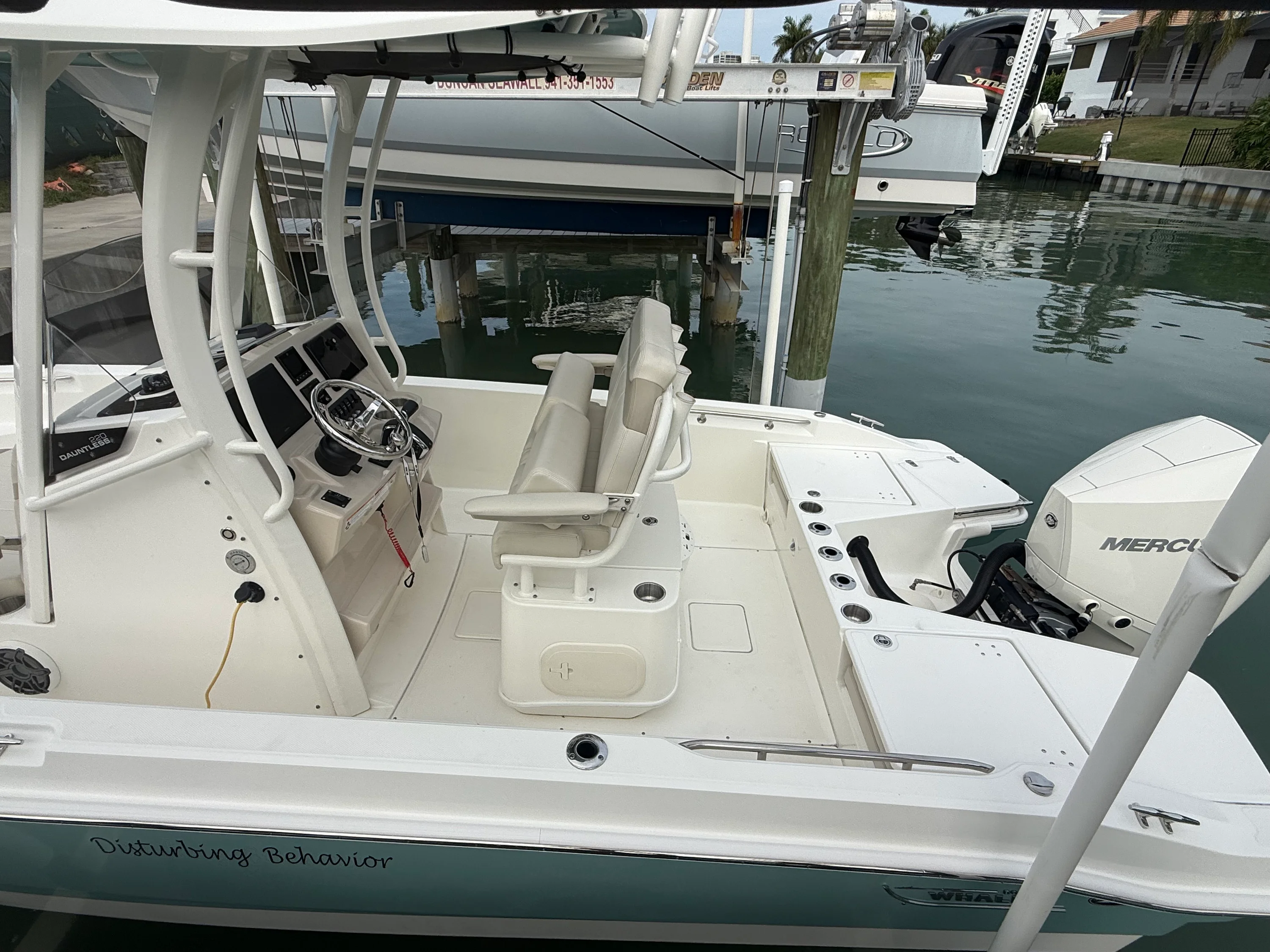 2024 Boston Whaler 22 DAUNTLESS Image Thumbnail #13