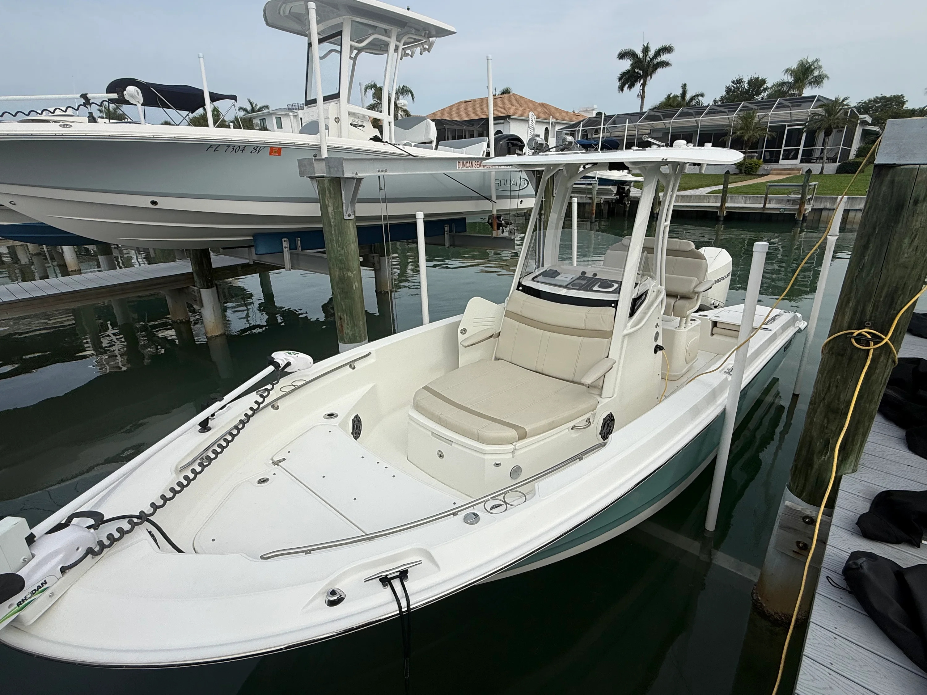 2024 Boston Whaler 22 DAUNTLESS Image Thumbnail #19
