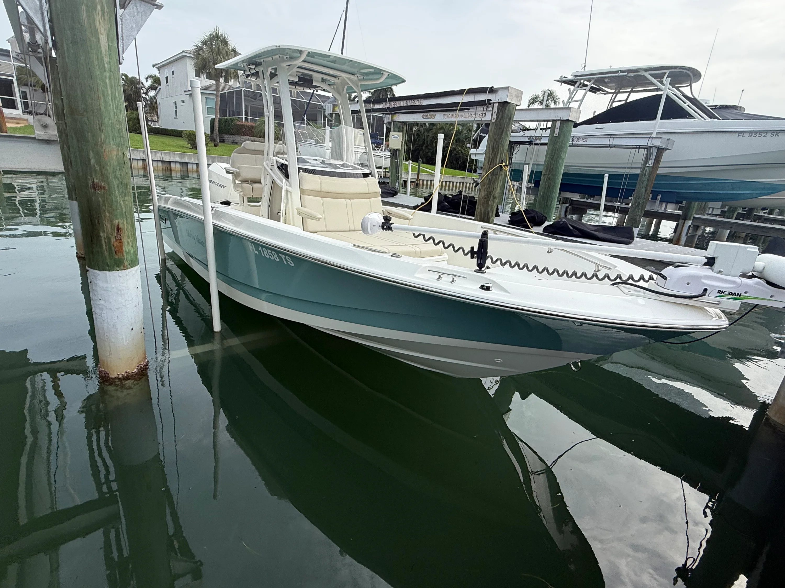 2024 Boston Whaler 22 DAUNTLESS Image Thumbnail #16