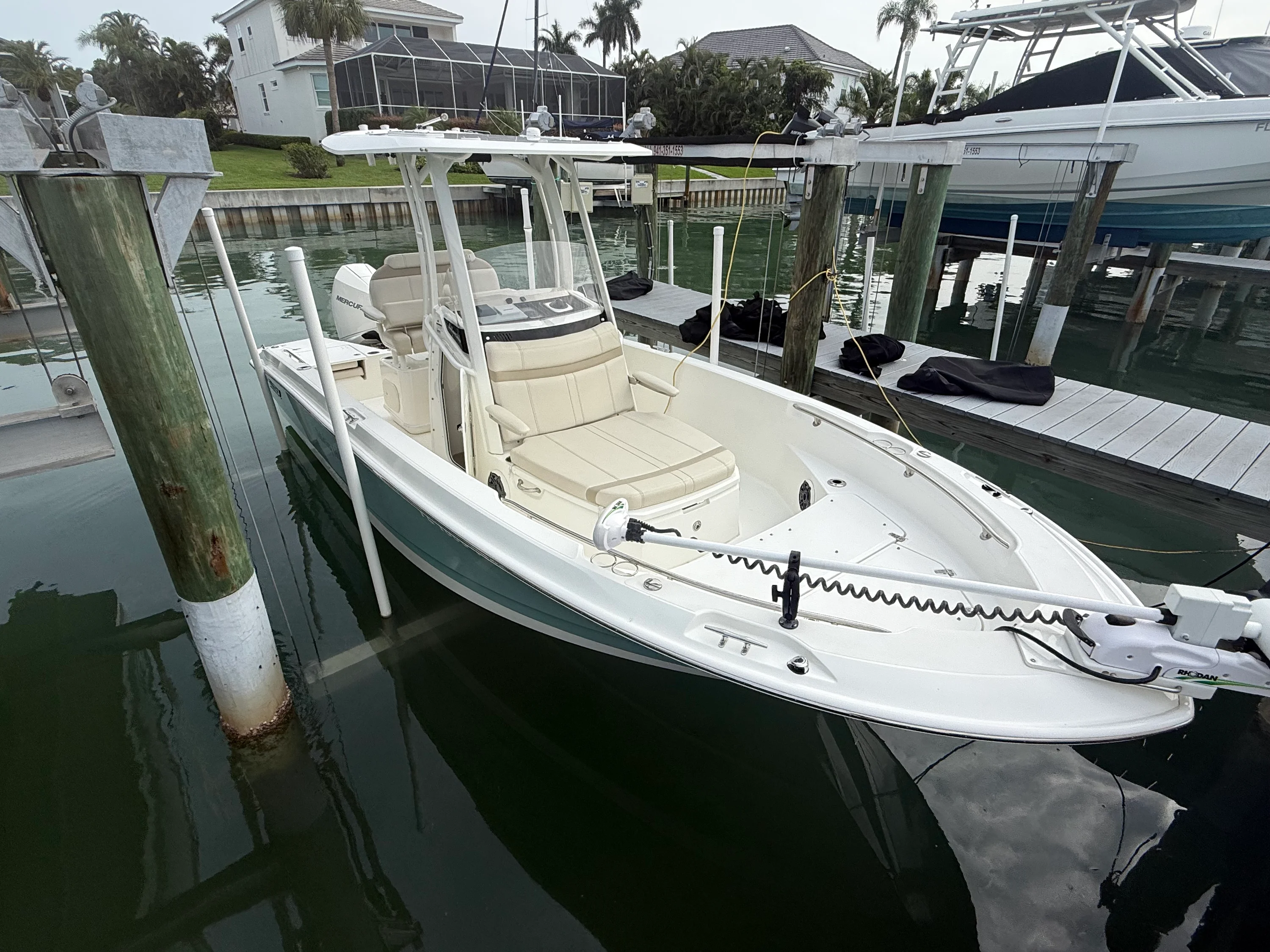 2024 Boston Whaler 22 DAUNTLESS Image Thumbnail #17