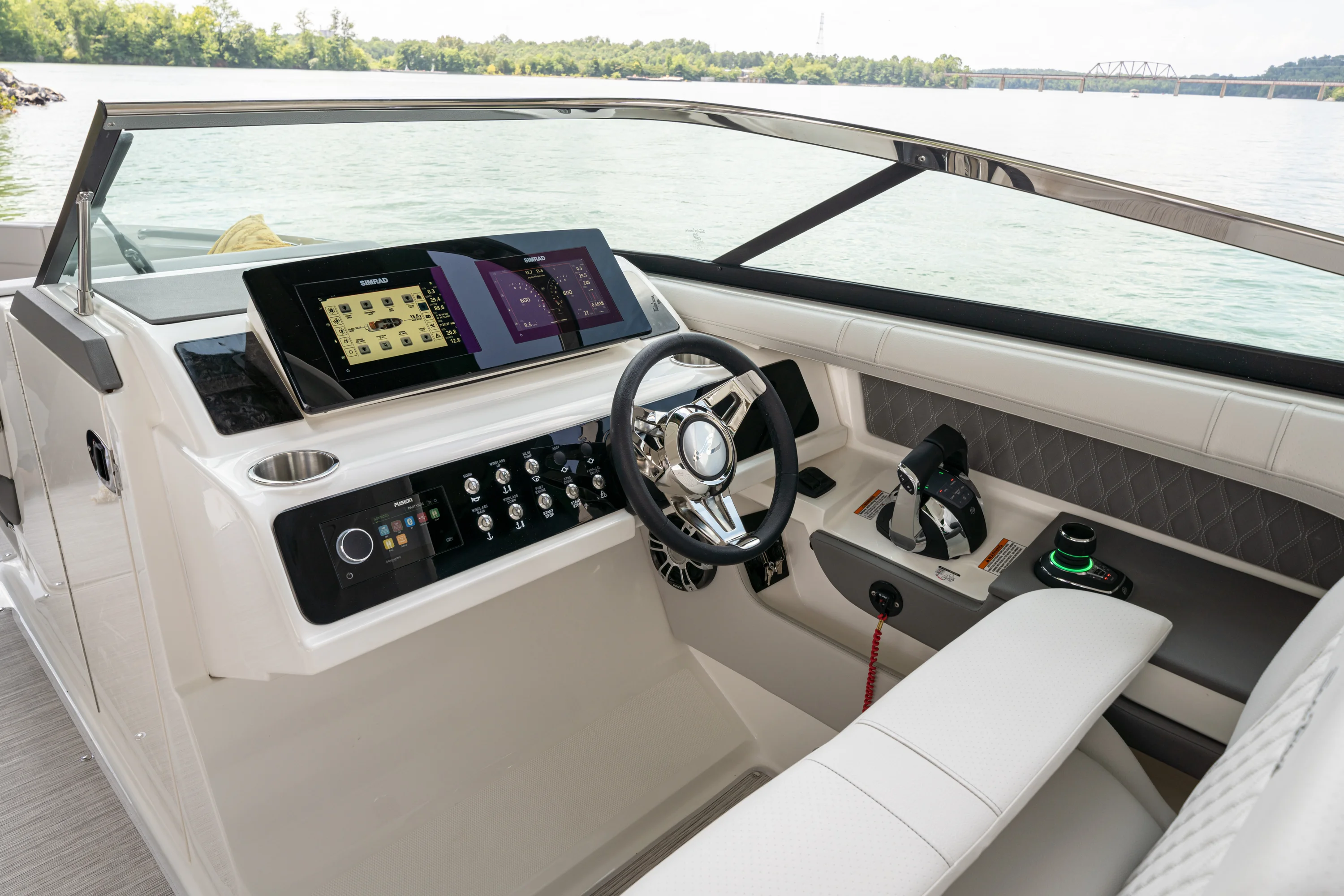 2021 Sea Ray 310 SLX OB Image Thumbnail #10