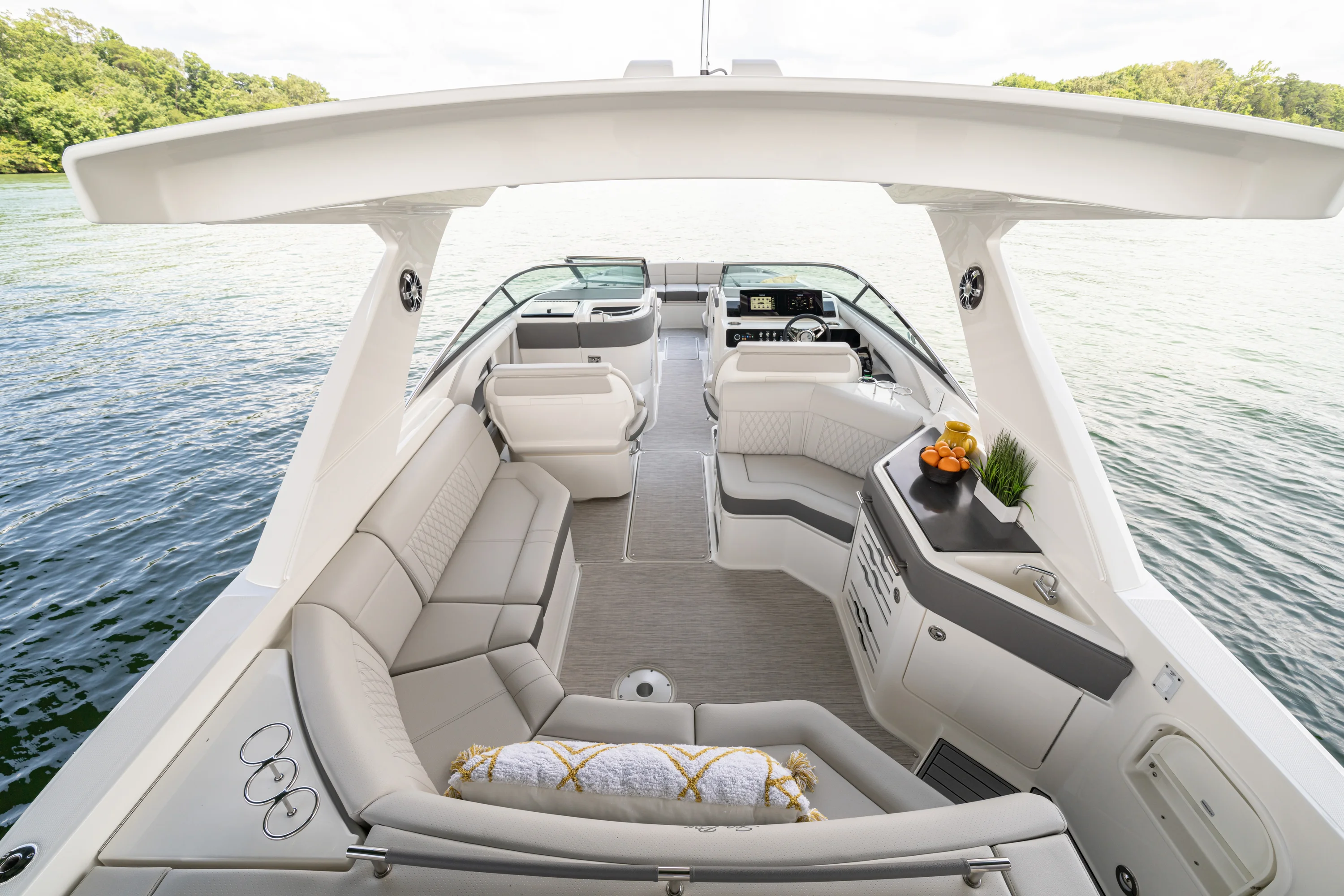 2021 Sea Ray 310 SLX OB Image Thumbnail #4