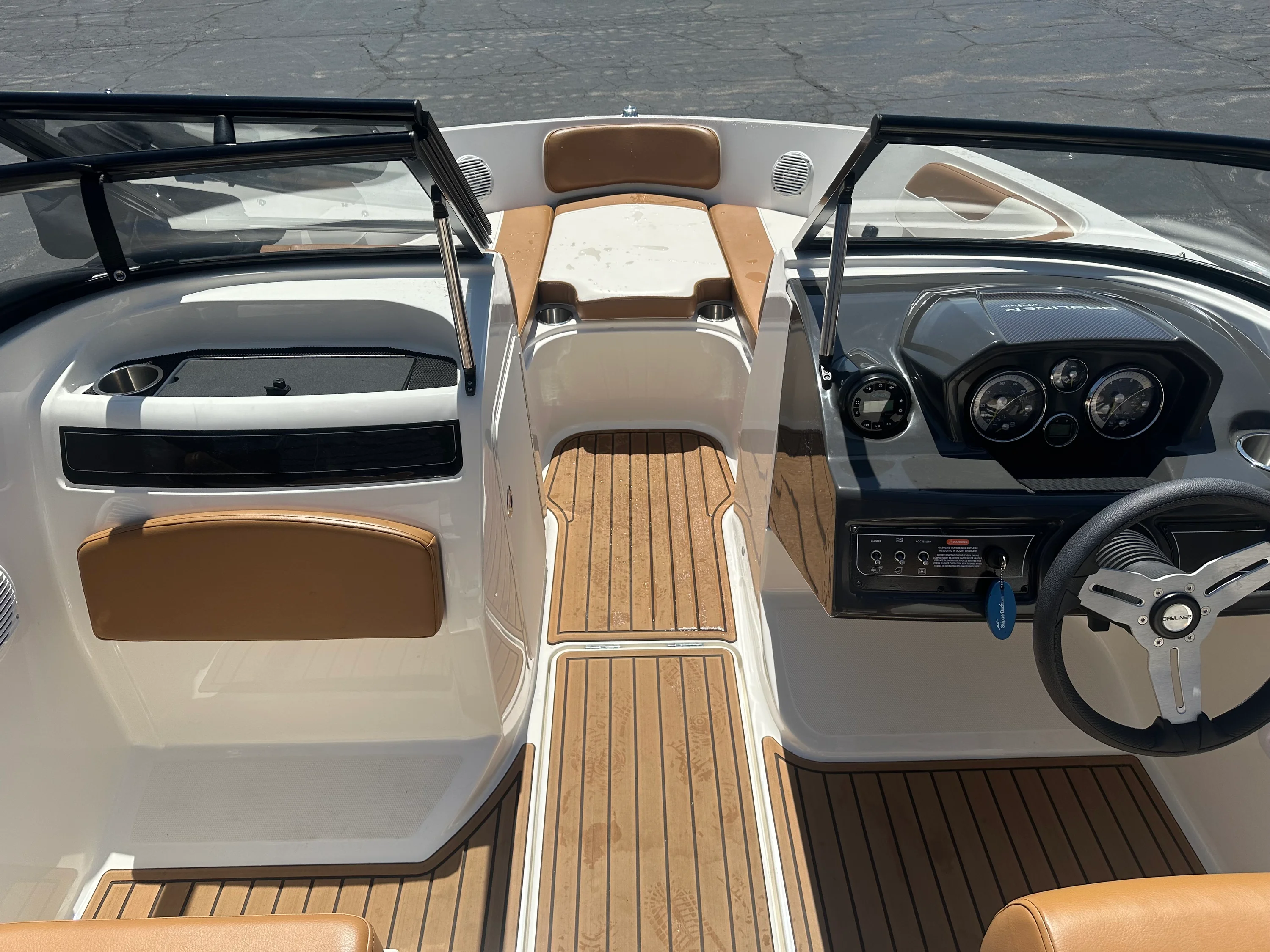2022 Bayliner VR5 Bowrider I/O Image Thumbnail #7