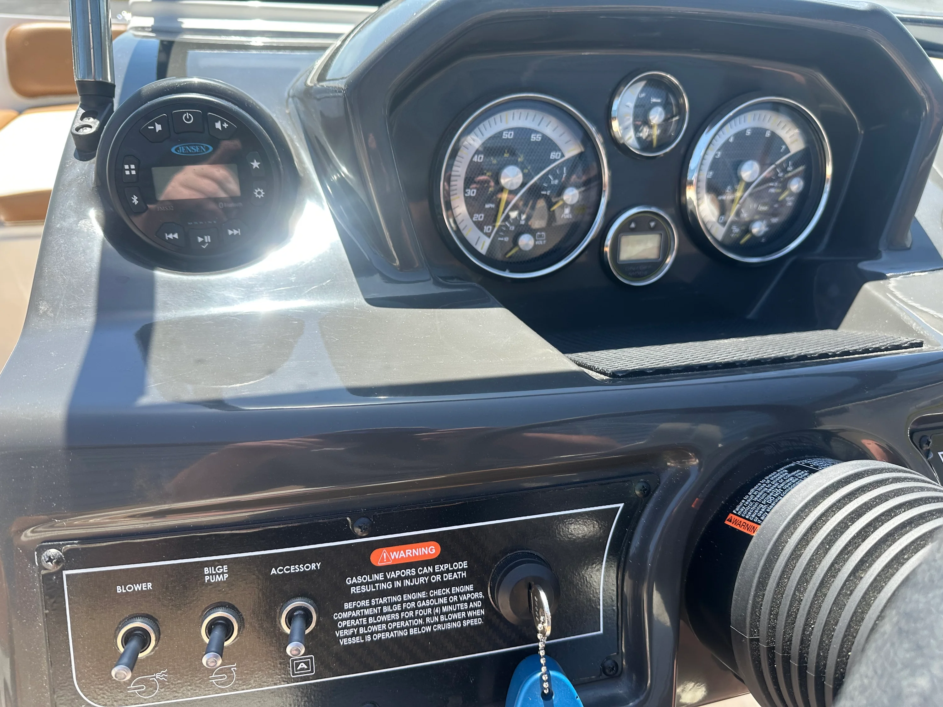 2022 Bayliner VR5 Bowrider I/O Image Thumbnail #3