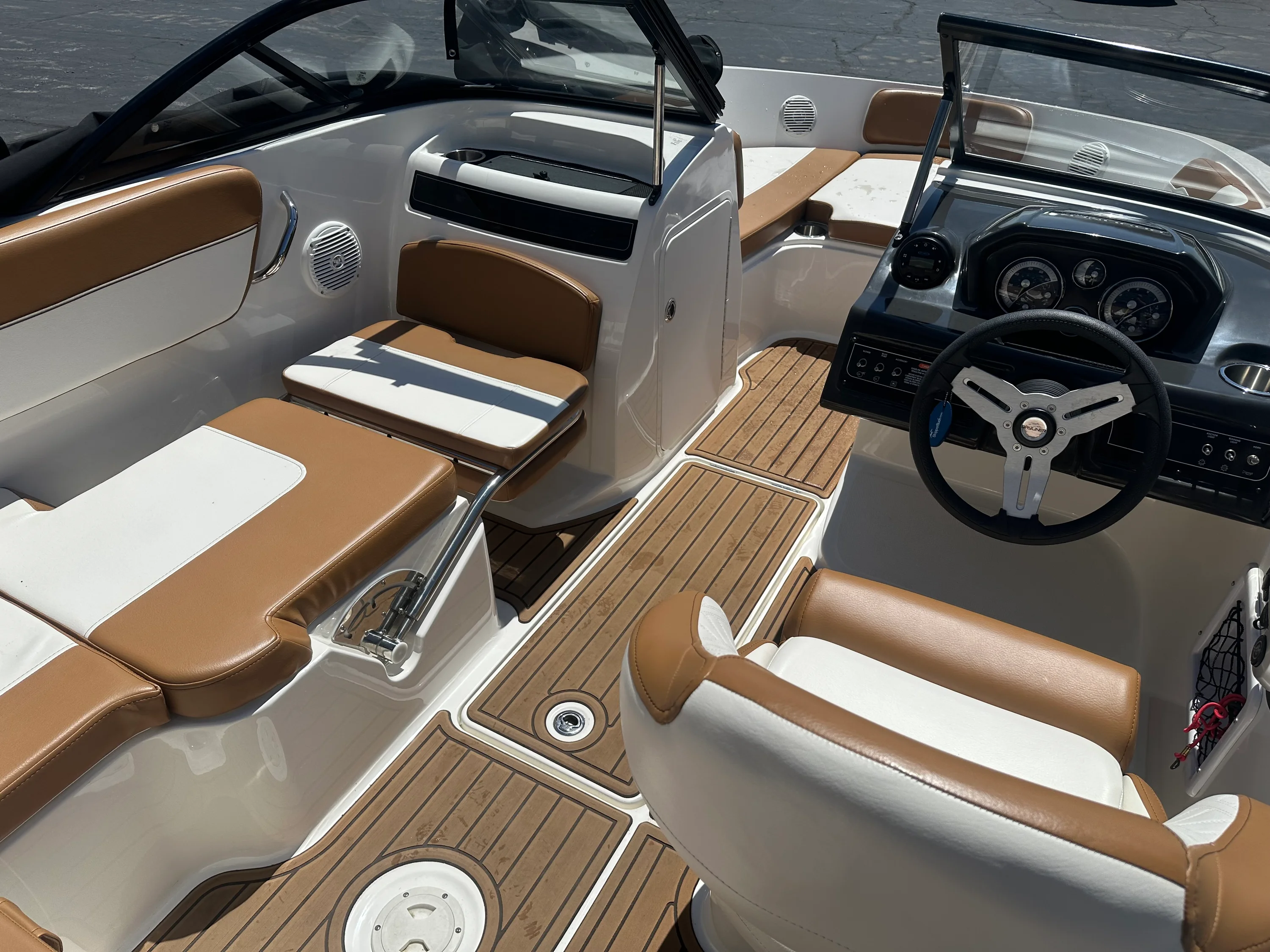 2022 Bayliner VR5 Bowrider I/O Image Thumbnail #14