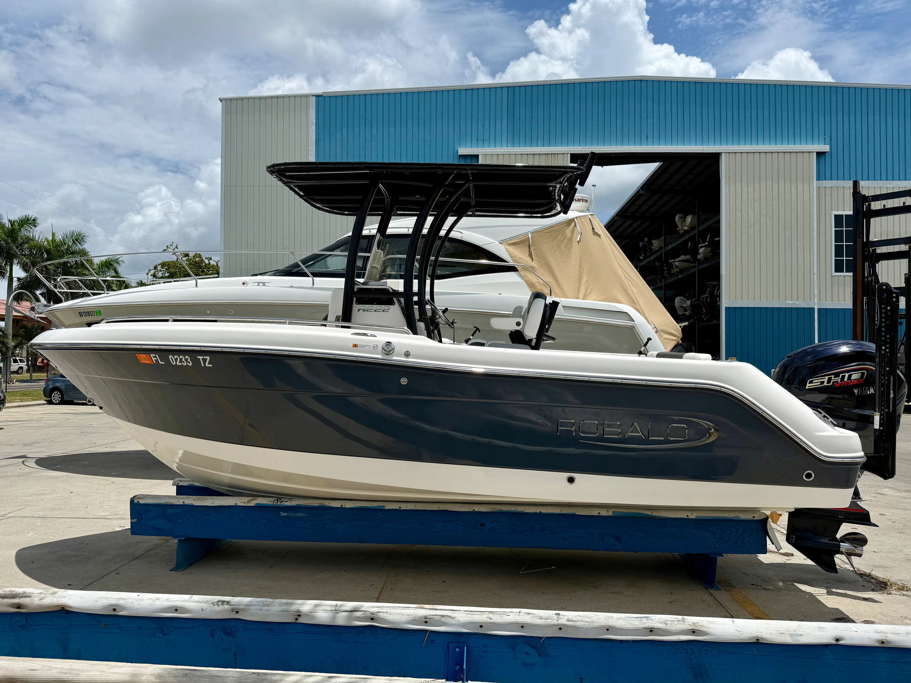 2024 Robalo 222 EXPLORER Image Thumbnail #3