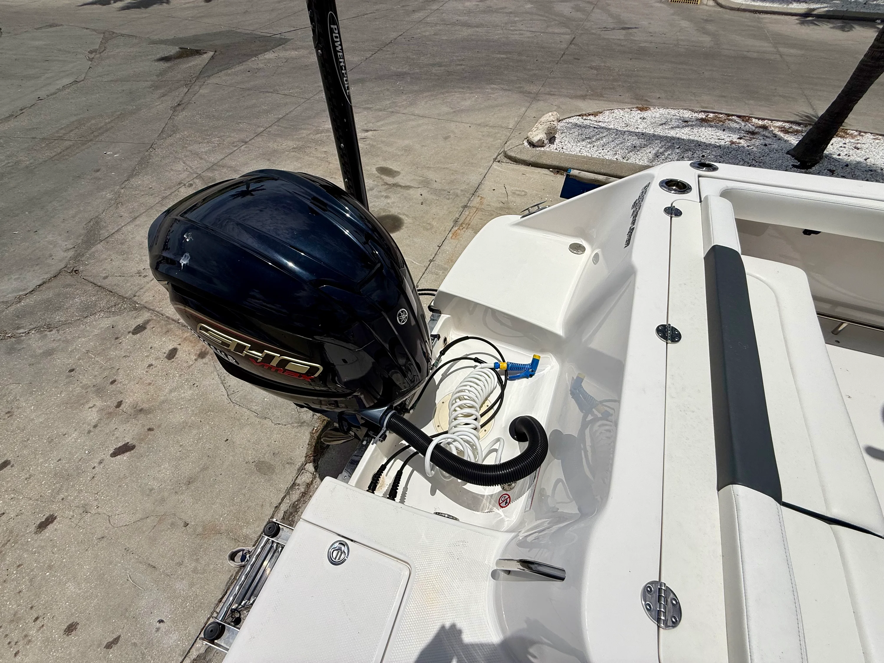 2024 Robalo 222 EXPLORER Image Thumbnail #4