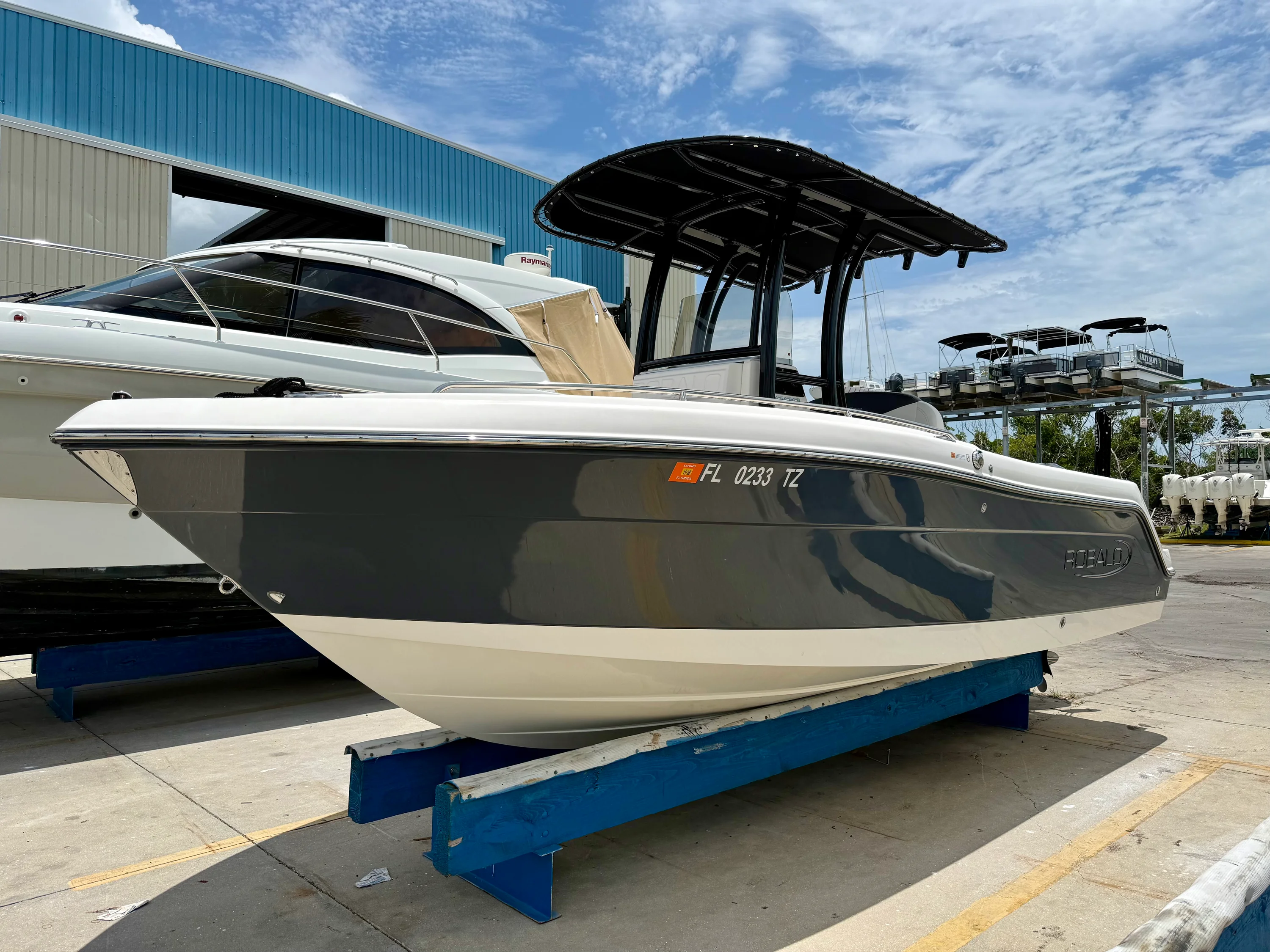 2024 Robalo 222 EXPLORER Image Thumbnail #2