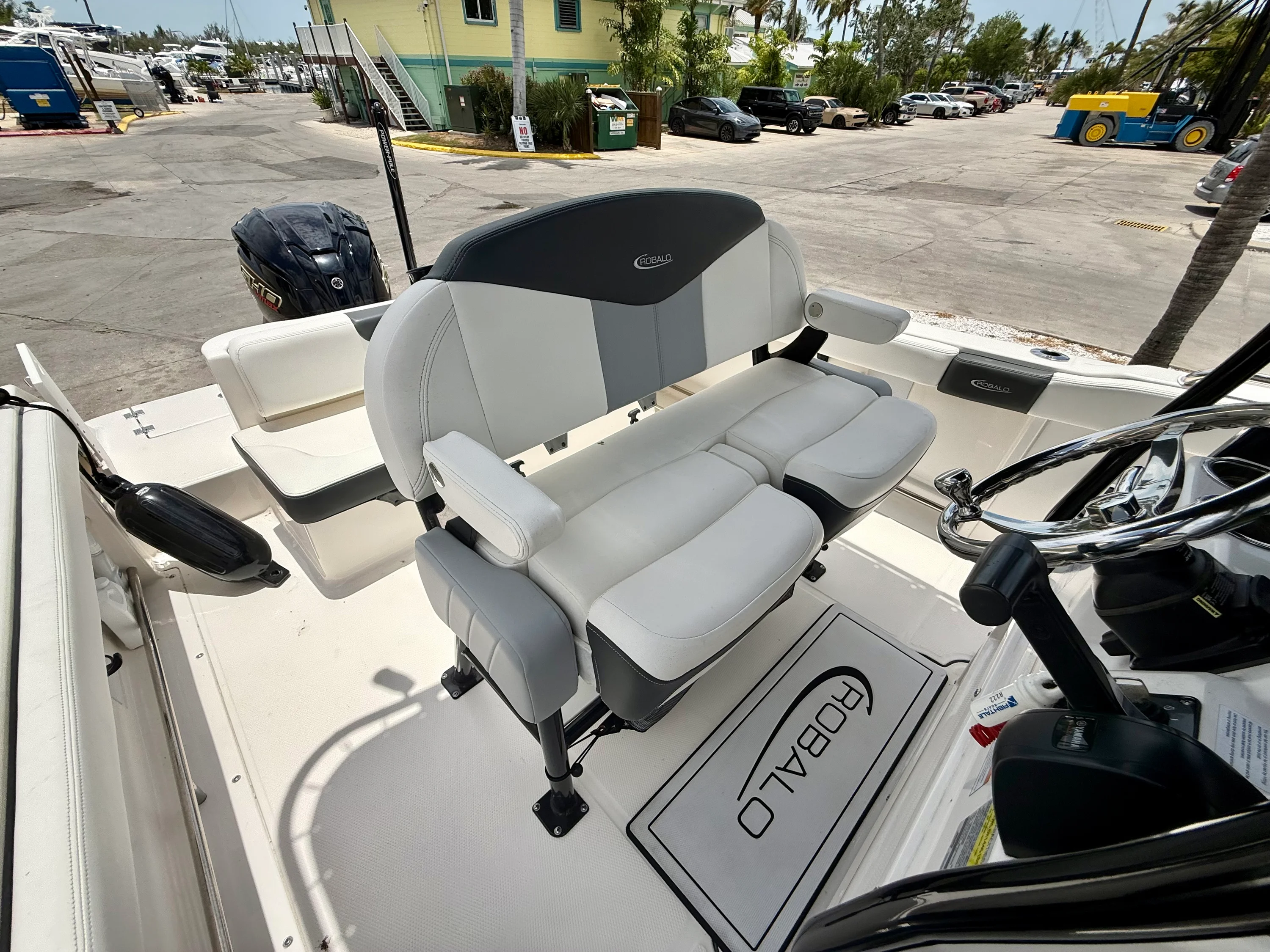 2024 Robalo 222 EXPLORER Image Thumbnail #13