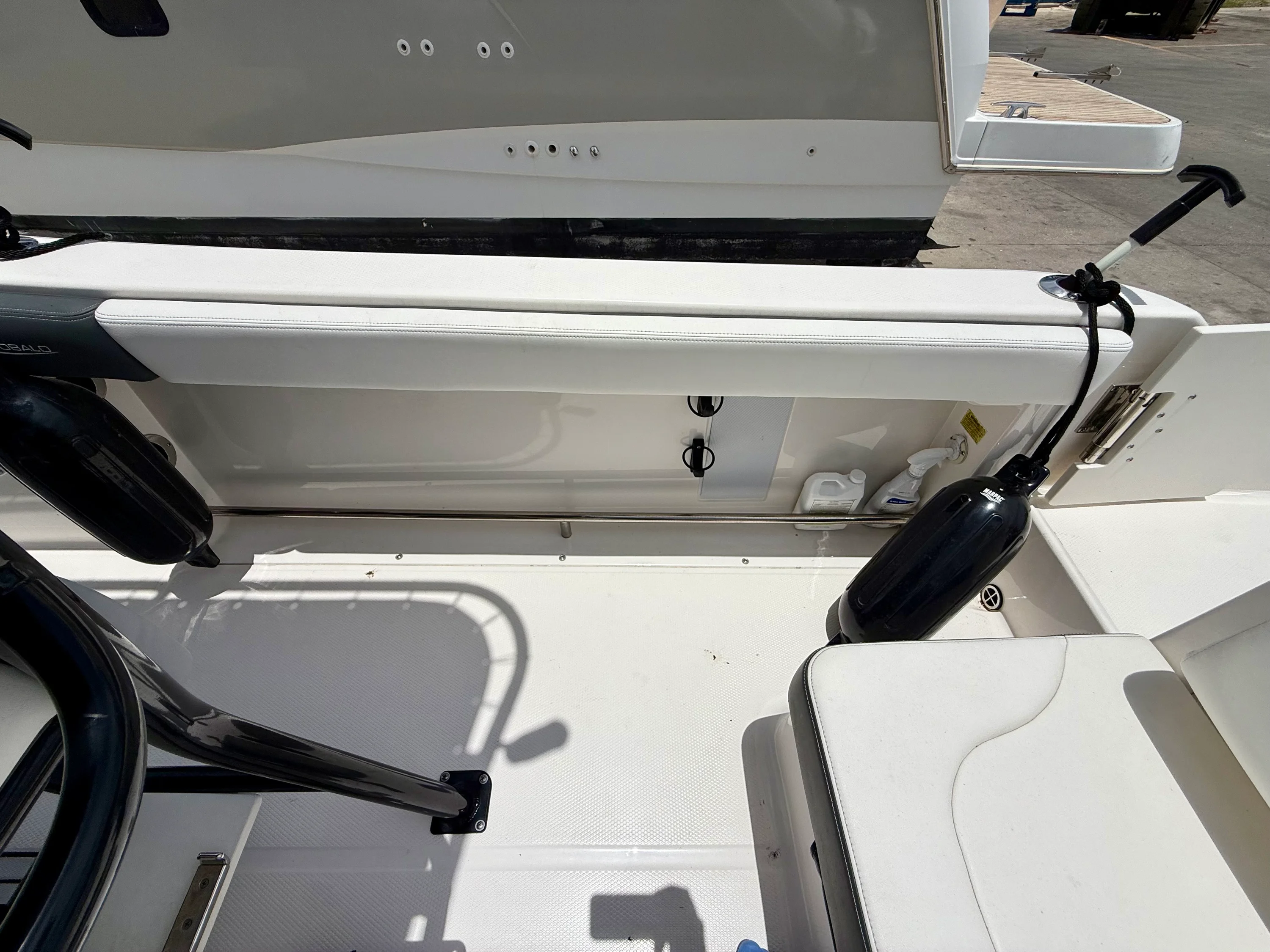 2024 Robalo 222 EXPLORER Image Thumbnail #9