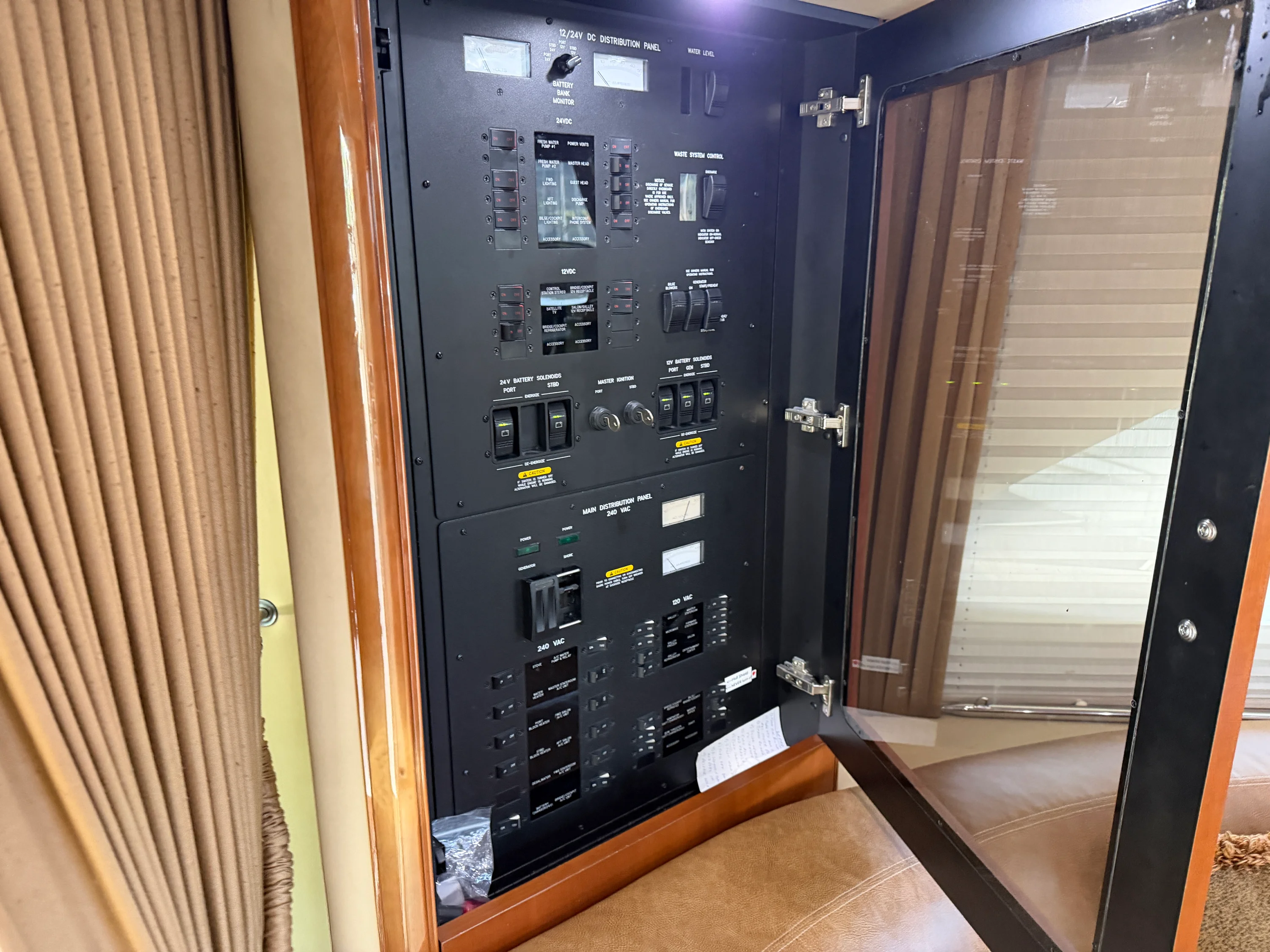 2005 Sea Ray 550 SEDAN BRIDGE Image Thumbnail #28