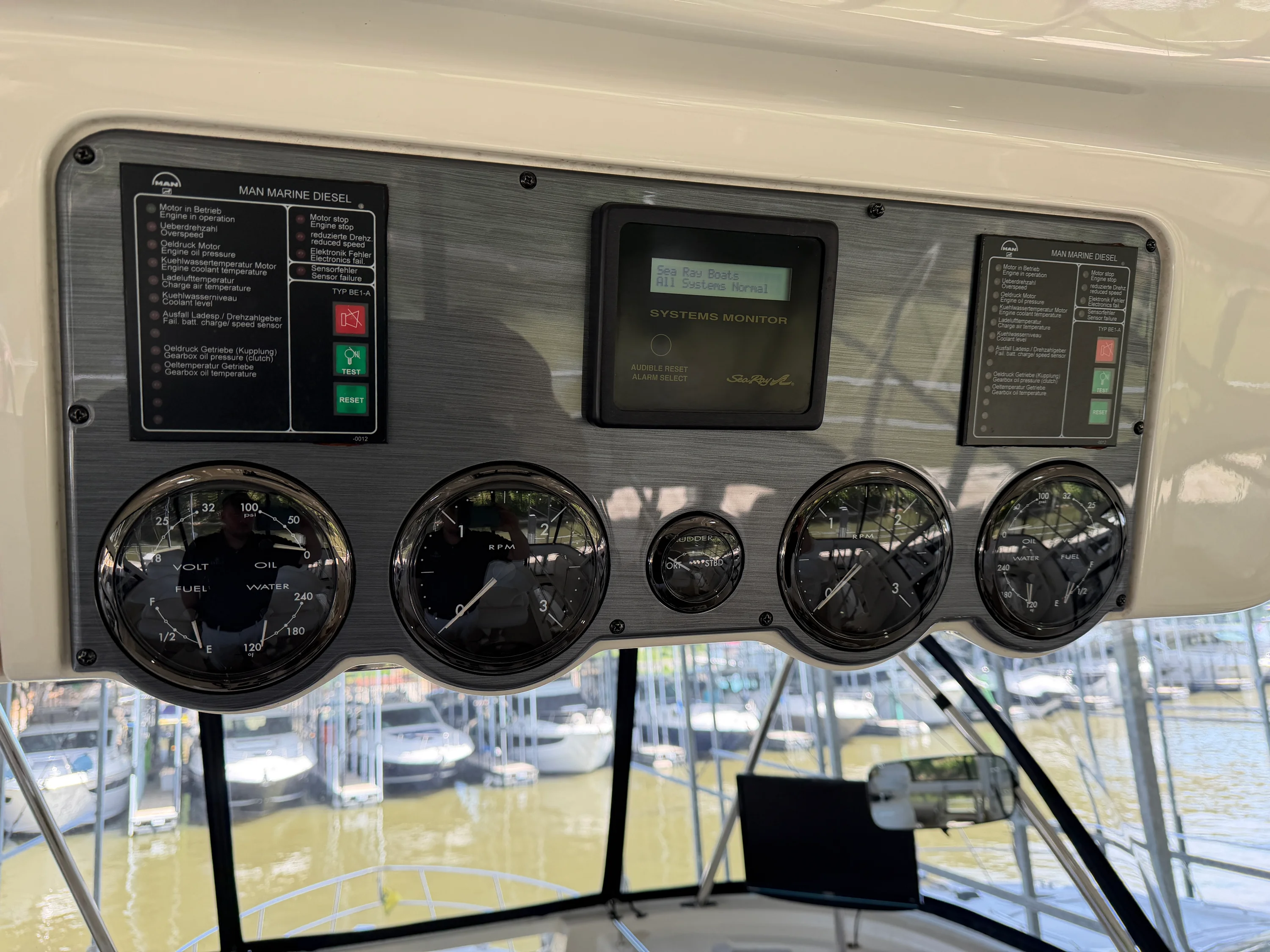 2005 Sea Ray 550 SEDAN BRIDGE Image Thumbnail #10