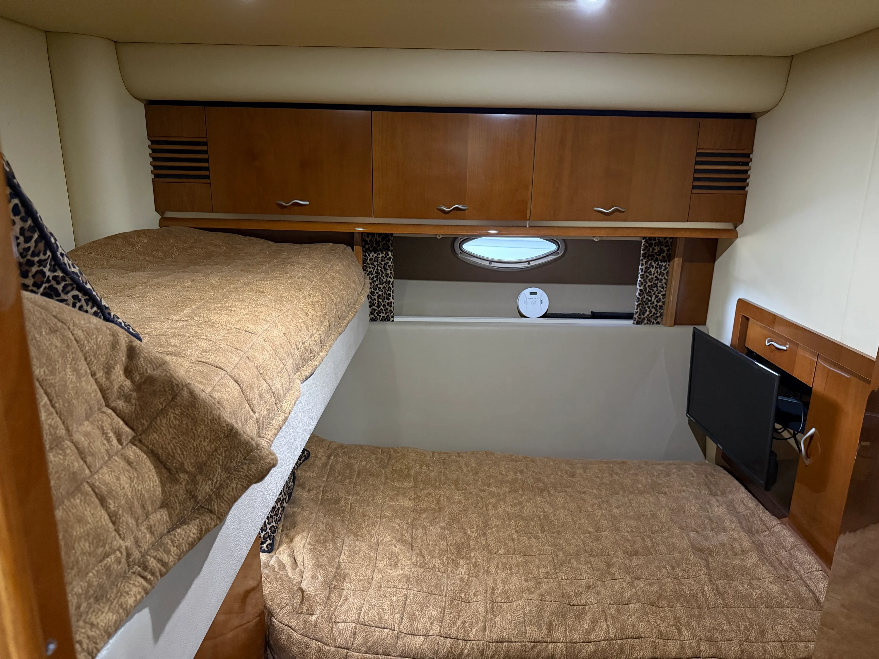 2005 Sea Ray 550 SEDAN BRIDGE Image Thumbnail #35