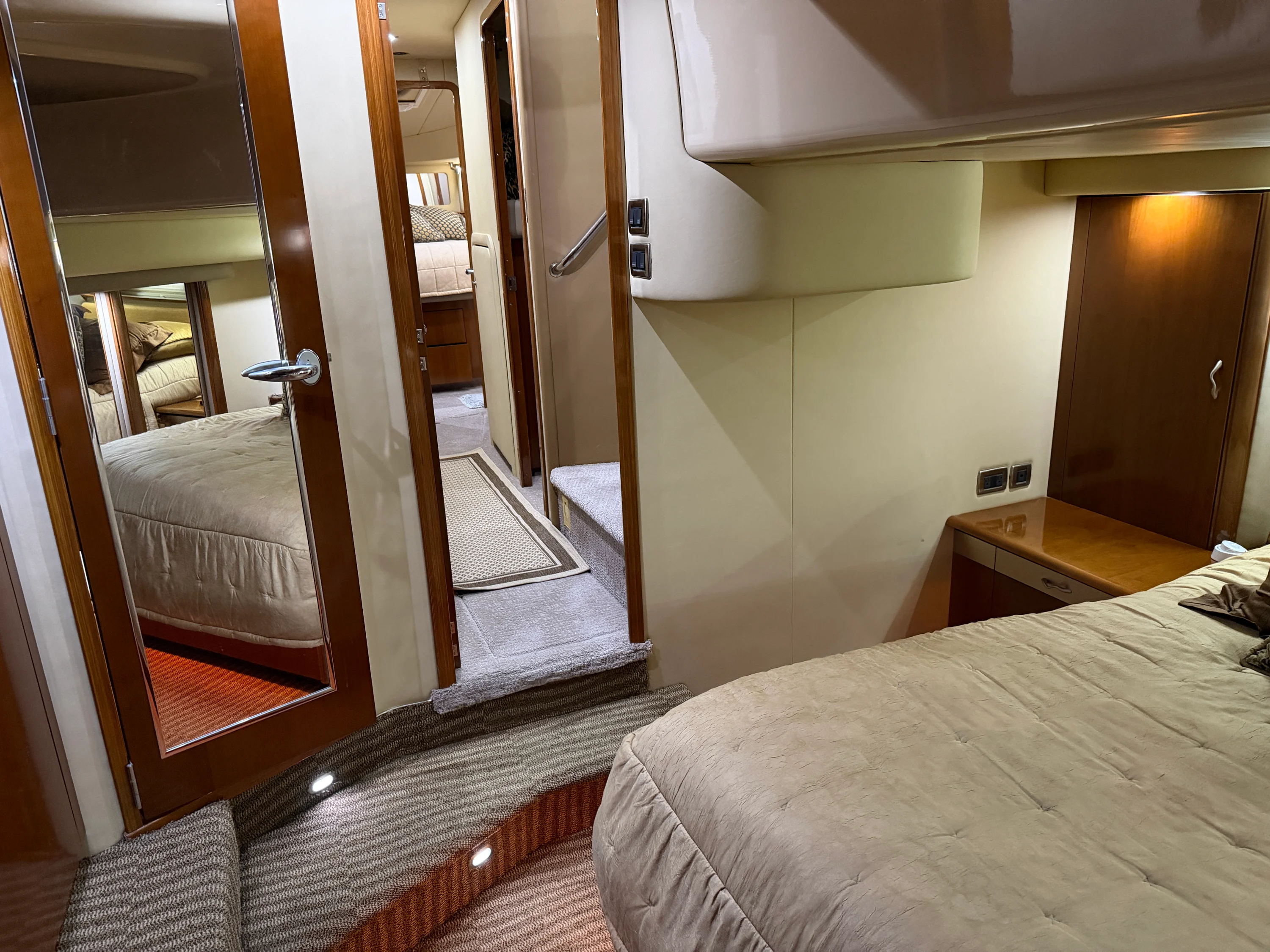 2005 Sea Ray 550 SEDAN BRIDGE Image Thumbnail #50