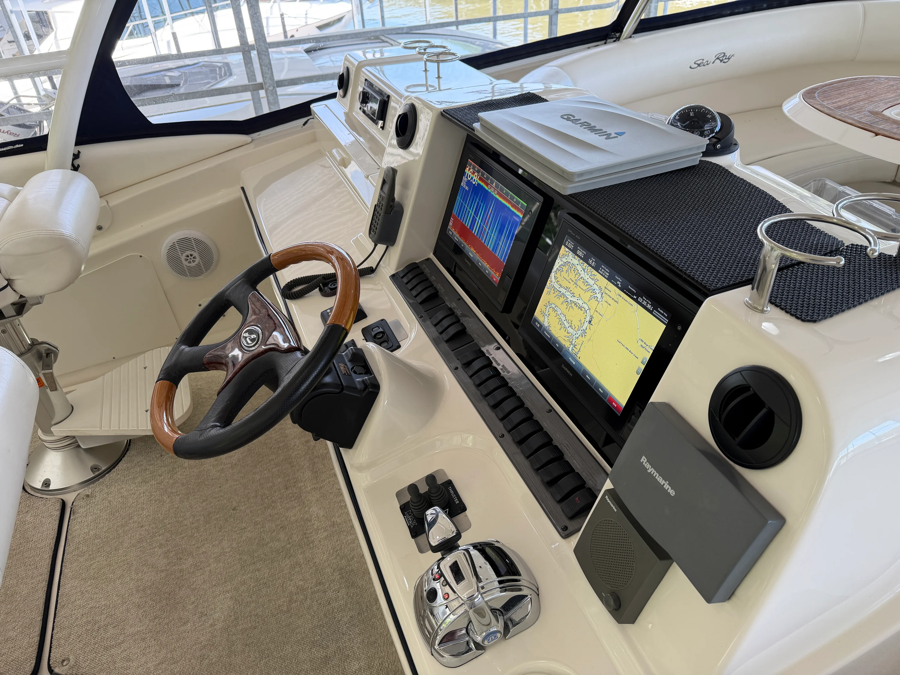 2005 Sea Ray 550 SEDAN BRIDGE Image Thumbnail #16