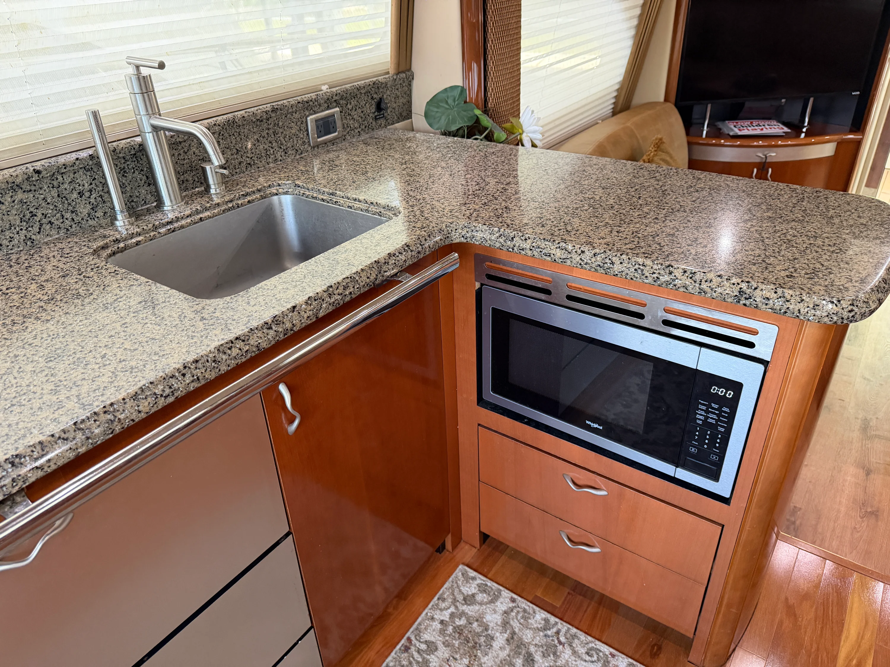 2005 Sea Ray 550 SEDAN BRIDGE Image Thumbnail #31