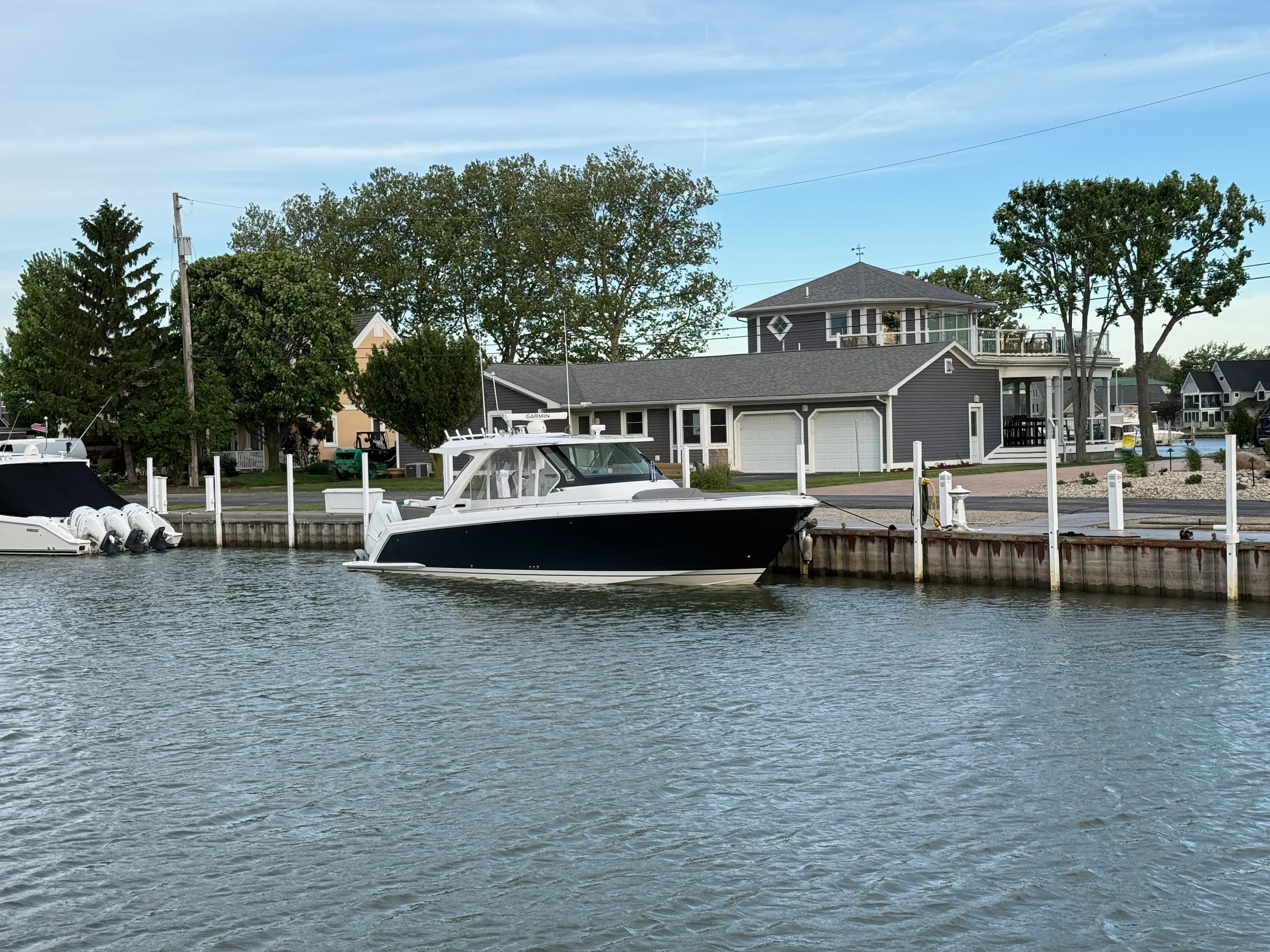 2025 Tiara Yachts 38 LS Image Thumbnail #4