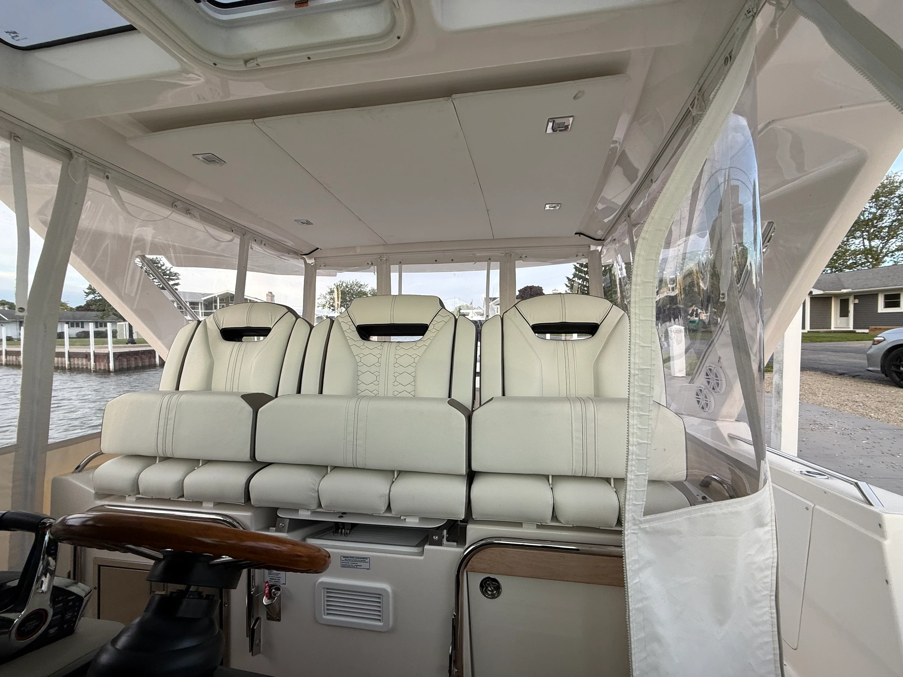 2025 Tiara Yachts 38 LS Image Thumbnail #17
