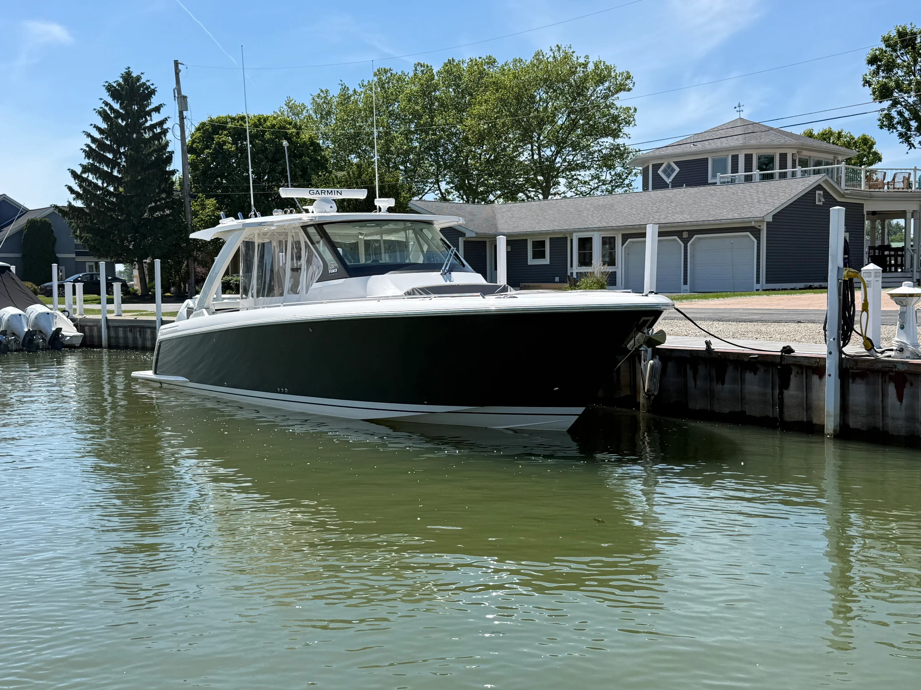 2025 Tiara Yachts 38 LS Image Thumbnail #3