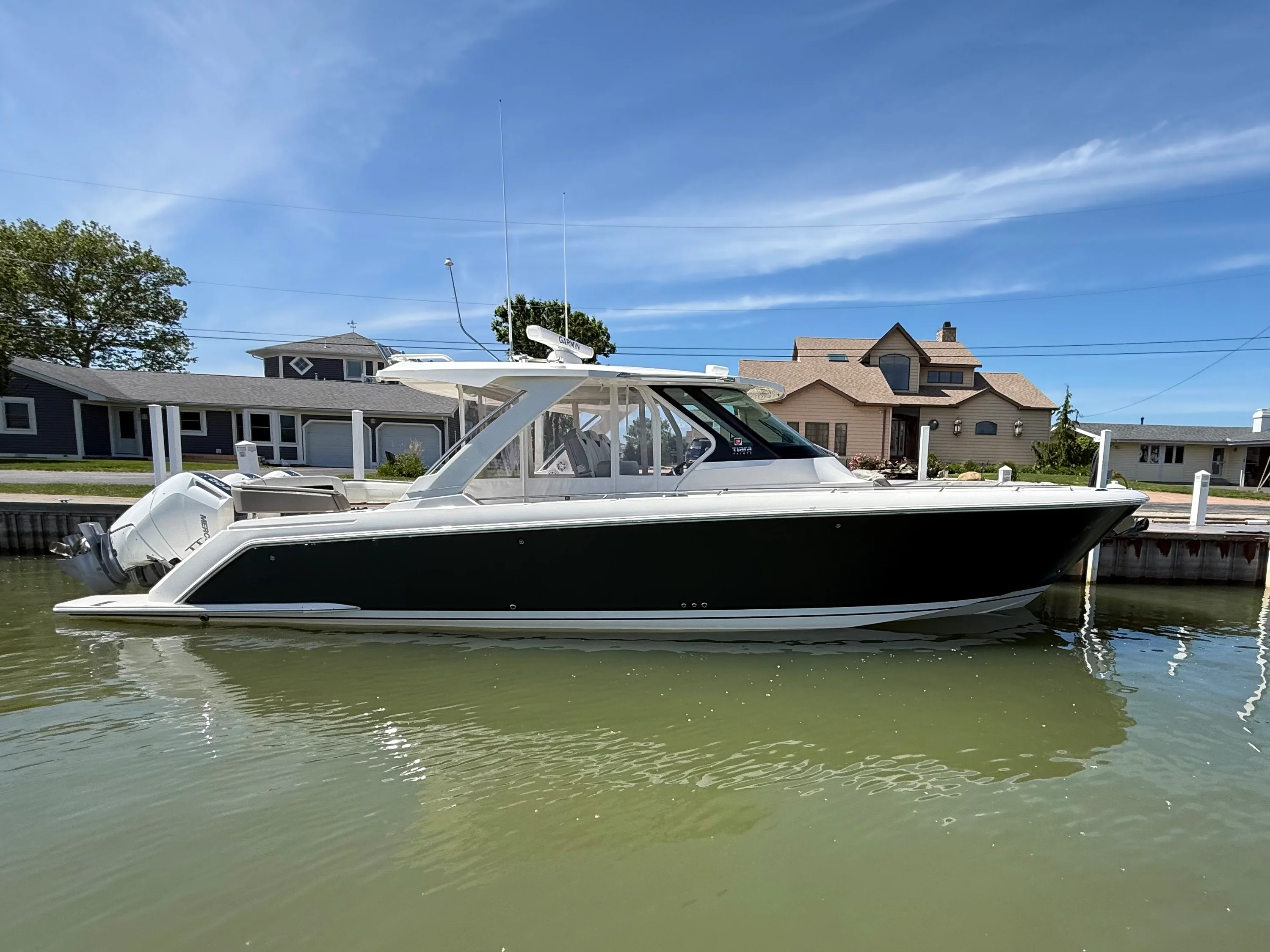 2025 Tiara Yachts 38 LS Image Thumbnail #1