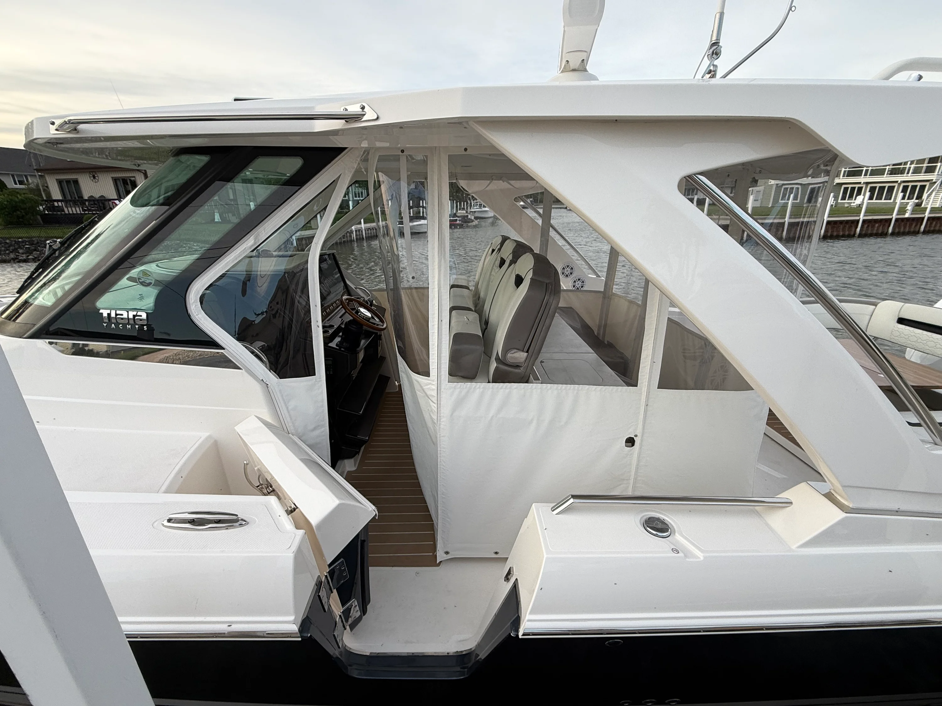 2025 Tiara Yachts 38 LS Image Thumbnail #12