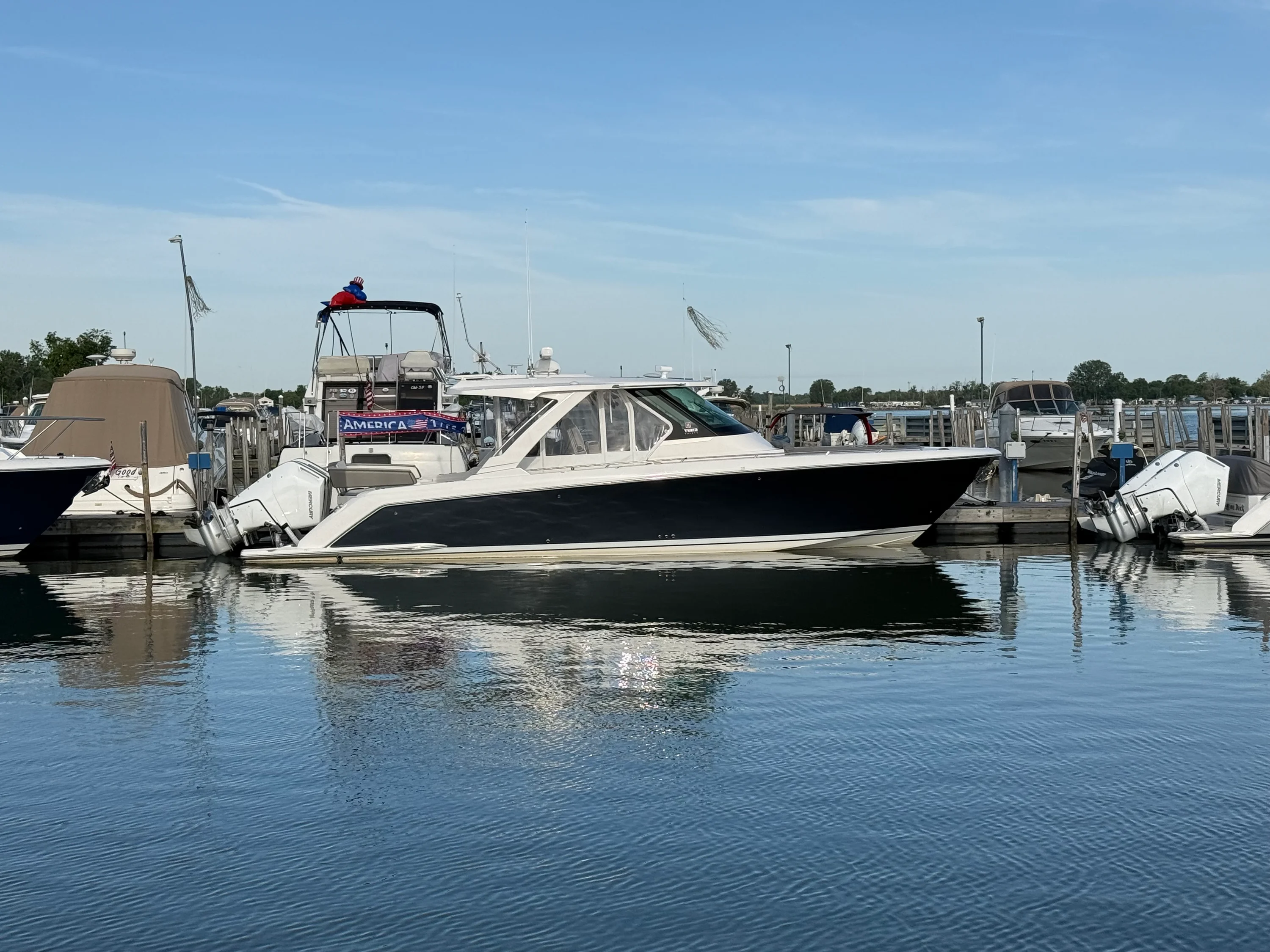 2025 Tiara Yachts 38 LS Image Thumbnail #9