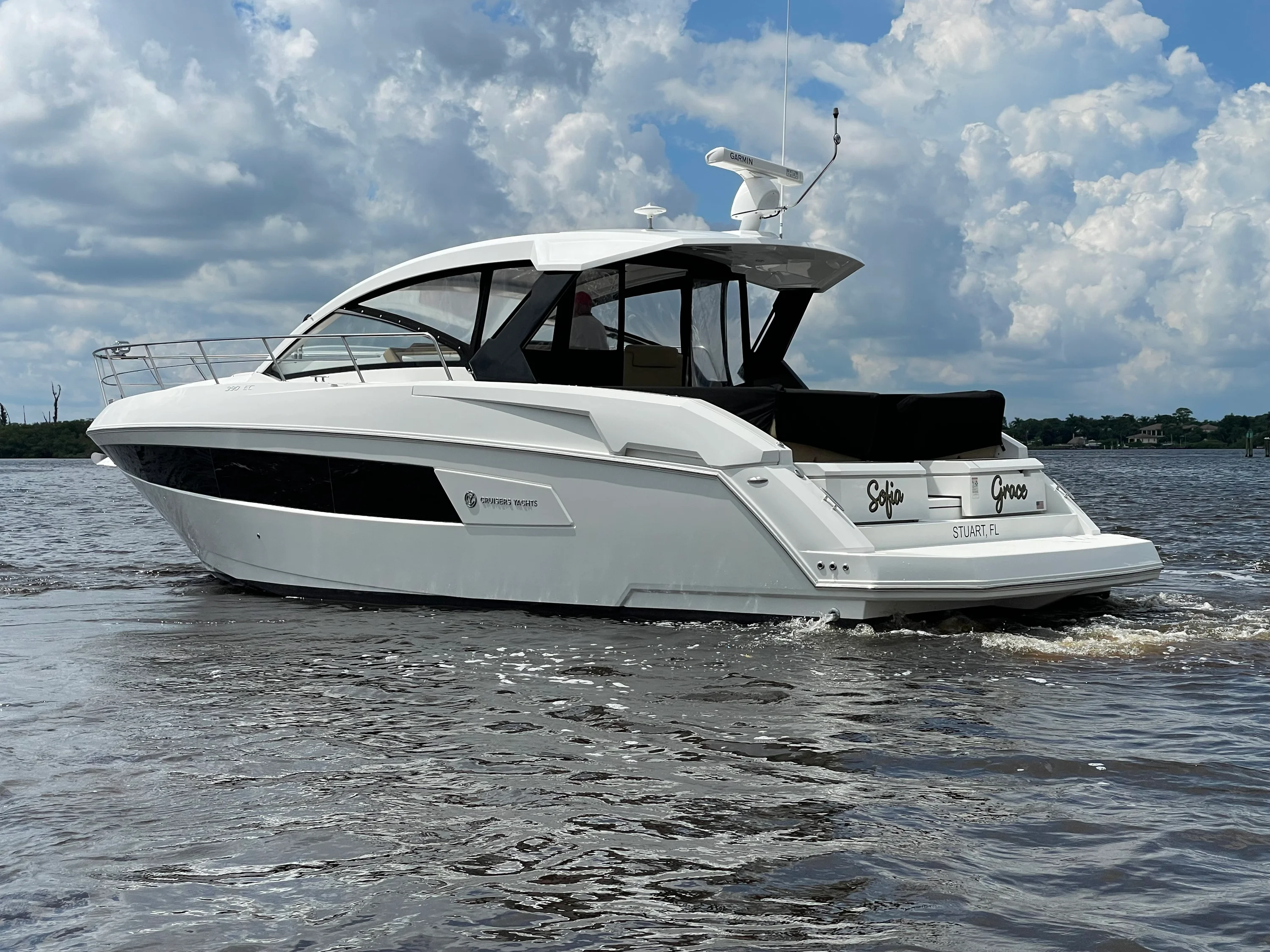 2016 Cruisers Yachts 390 EXPRESS COUPE Image Thumbnail #47