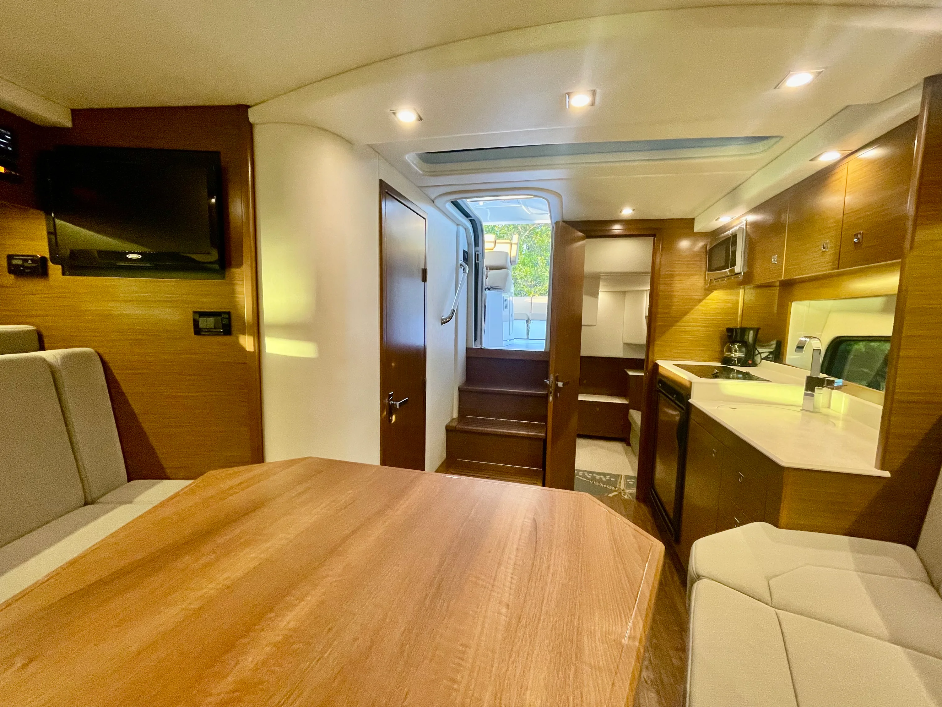 2016 Cruisers Yachts 390 EXPRESS COUPE Image Thumbnail #26