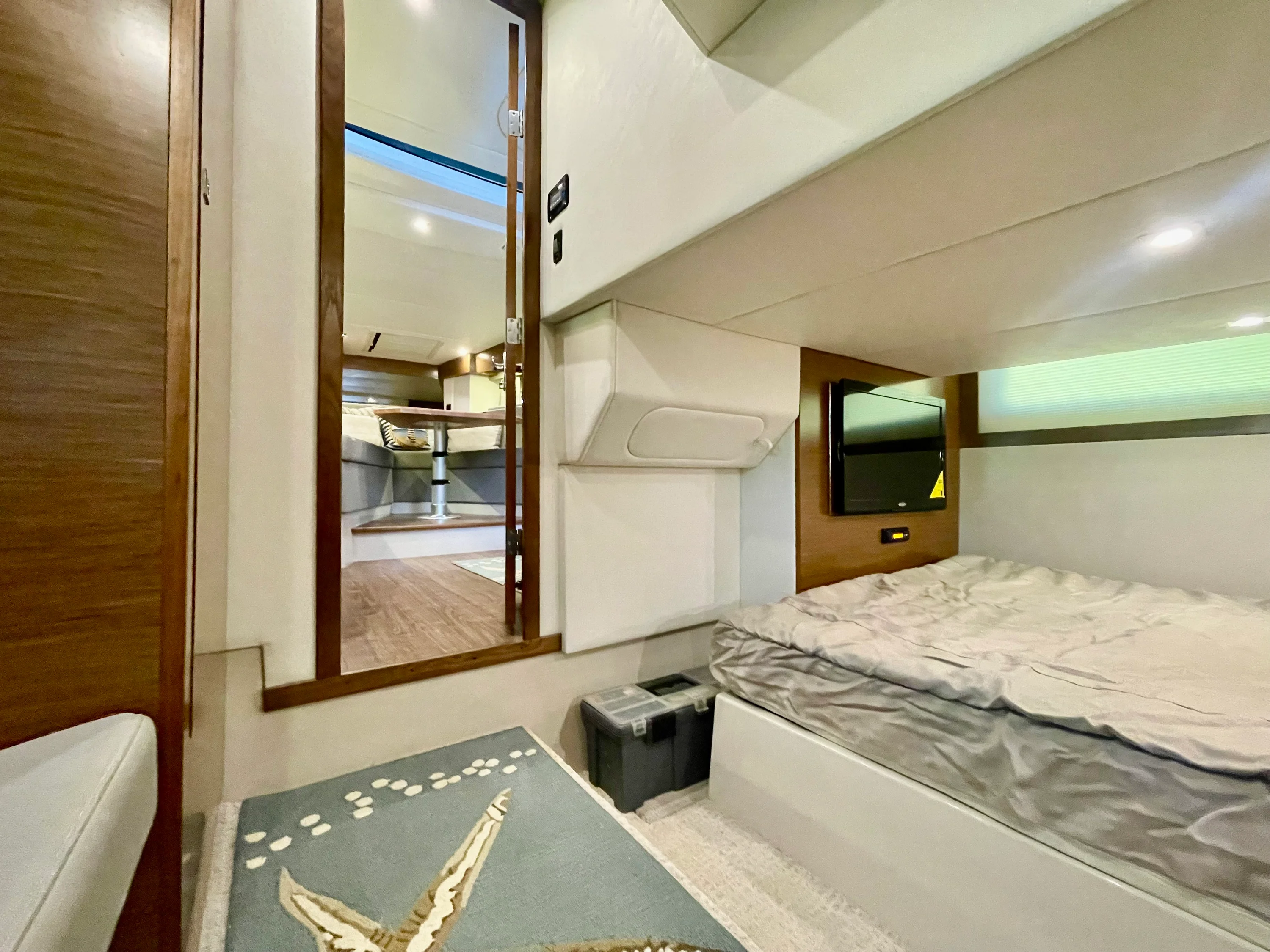 2016 Cruisers Yachts 390 EXPRESS COUPE Image Thumbnail #33