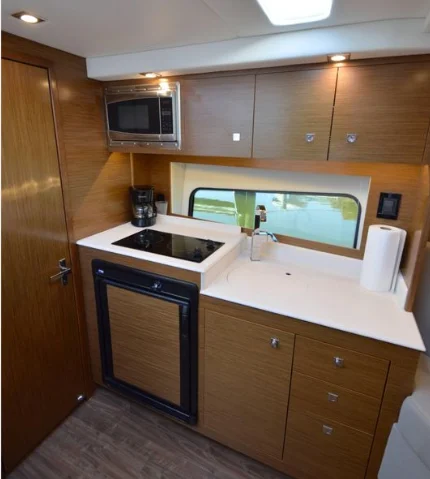 2016 Cruisers Yachts 390 EXPRESS COUPE Image Thumbnail #29