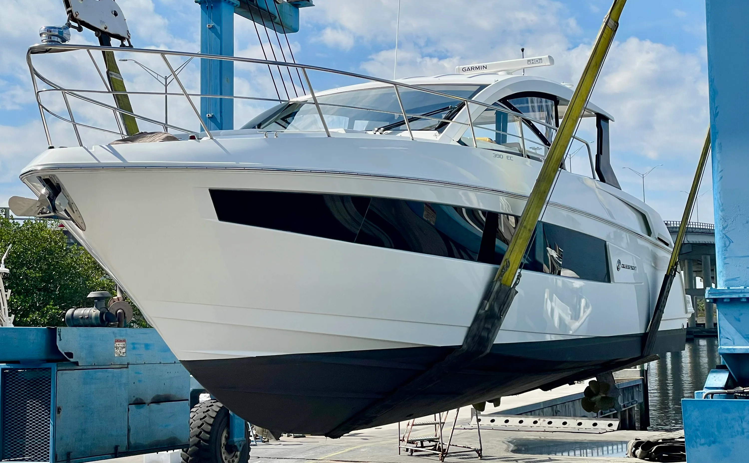 2016 Cruisers Yachts 390 EXPRESS COUPE Image Thumbnail #50
