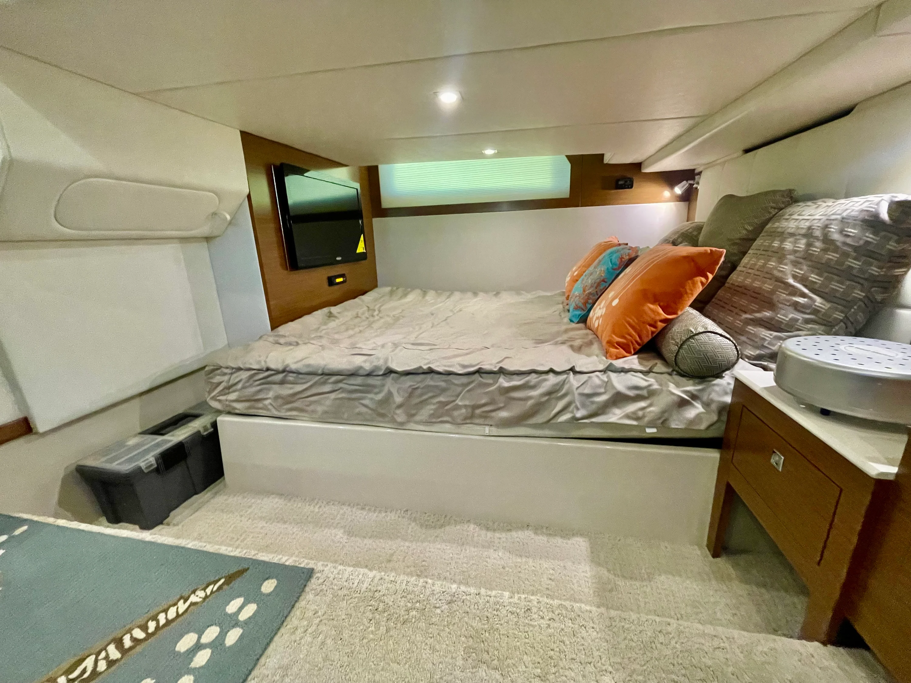 2016 Cruisers Yachts 390 EXPRESS COUPE Image Thumbnail #31