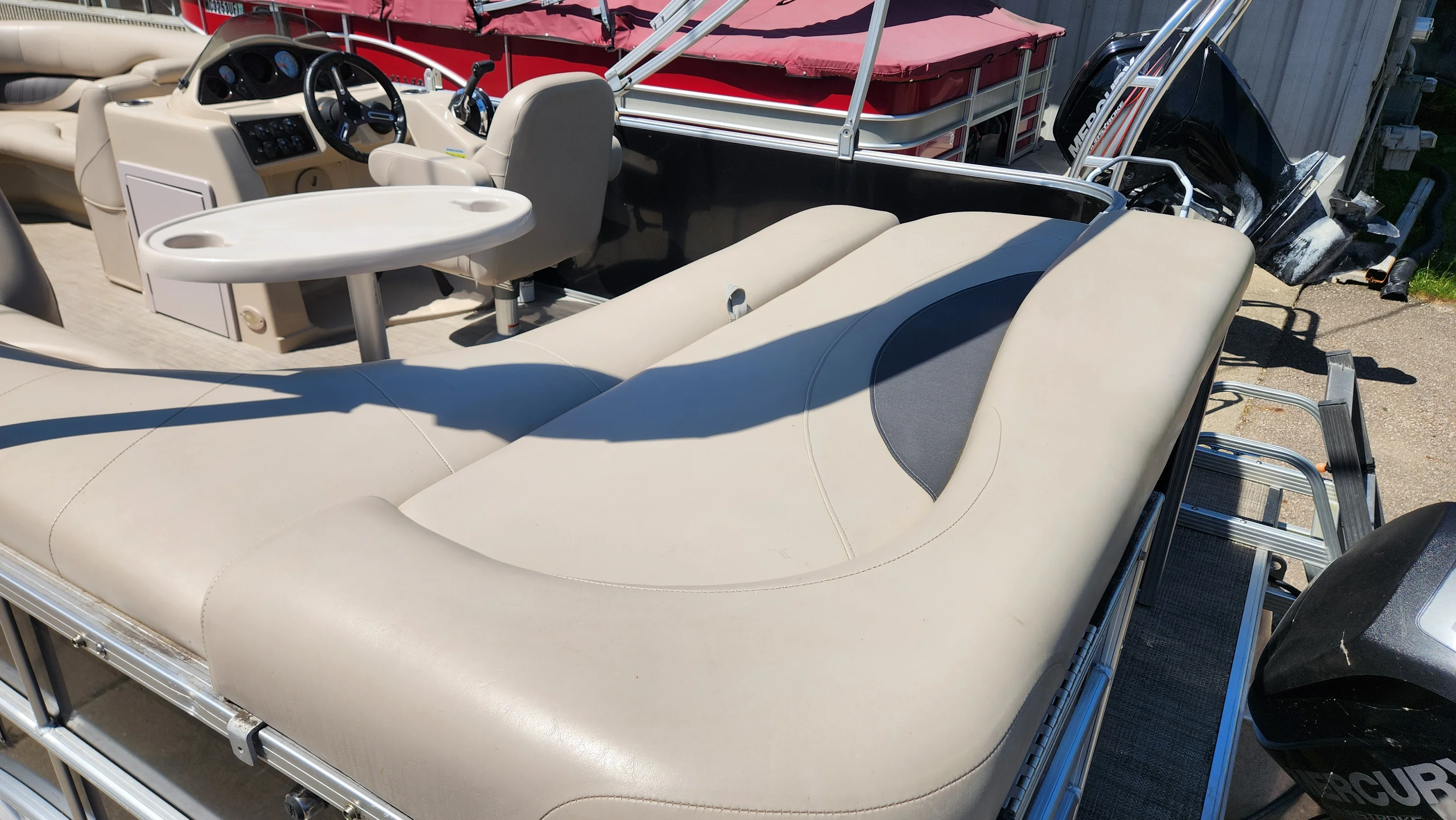 2016 Sylvan 820 MIRAGE Image Thumbnail #9