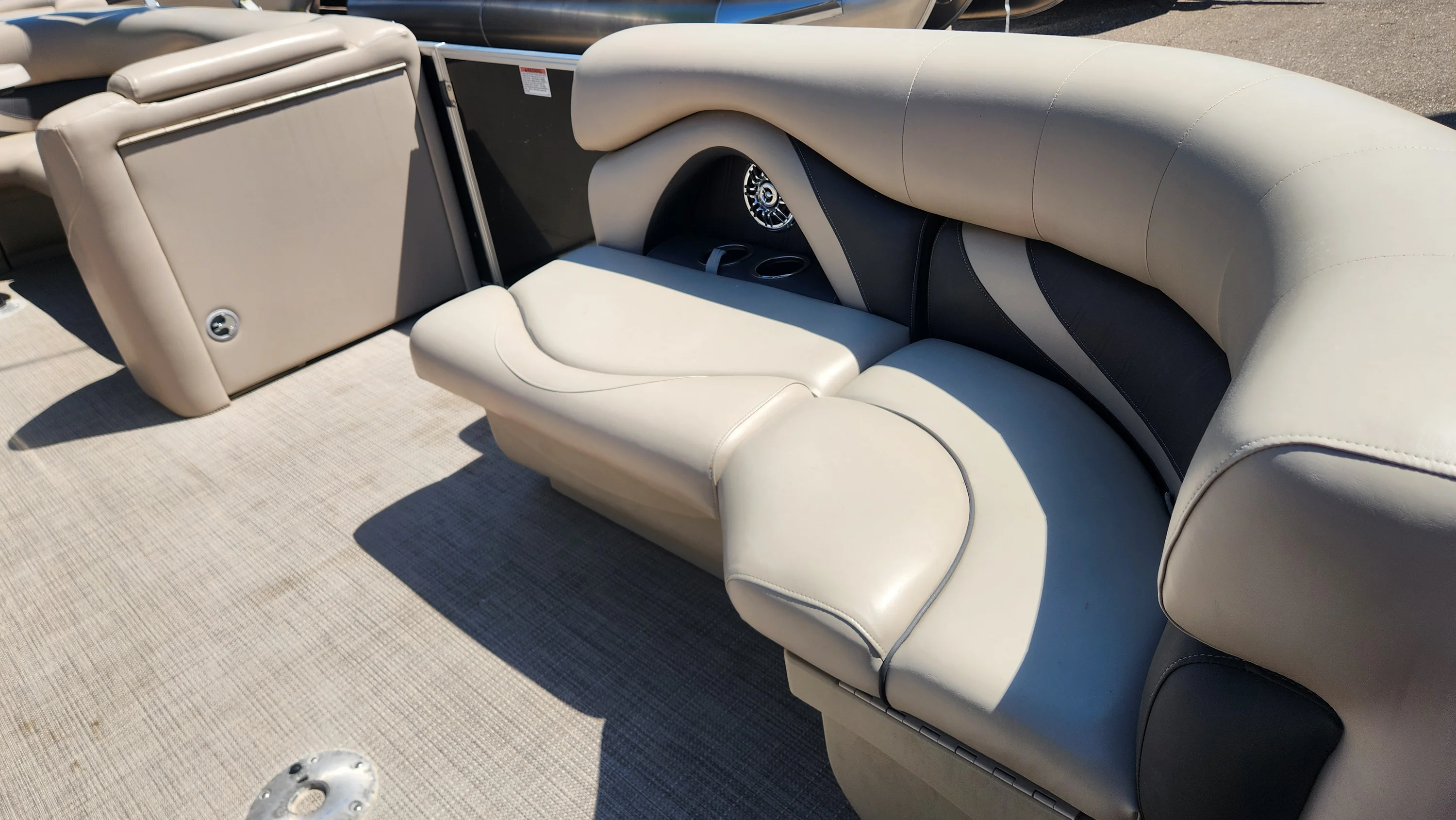 2016 Sylvan 820 MIRAGE Image Thumbnail #12