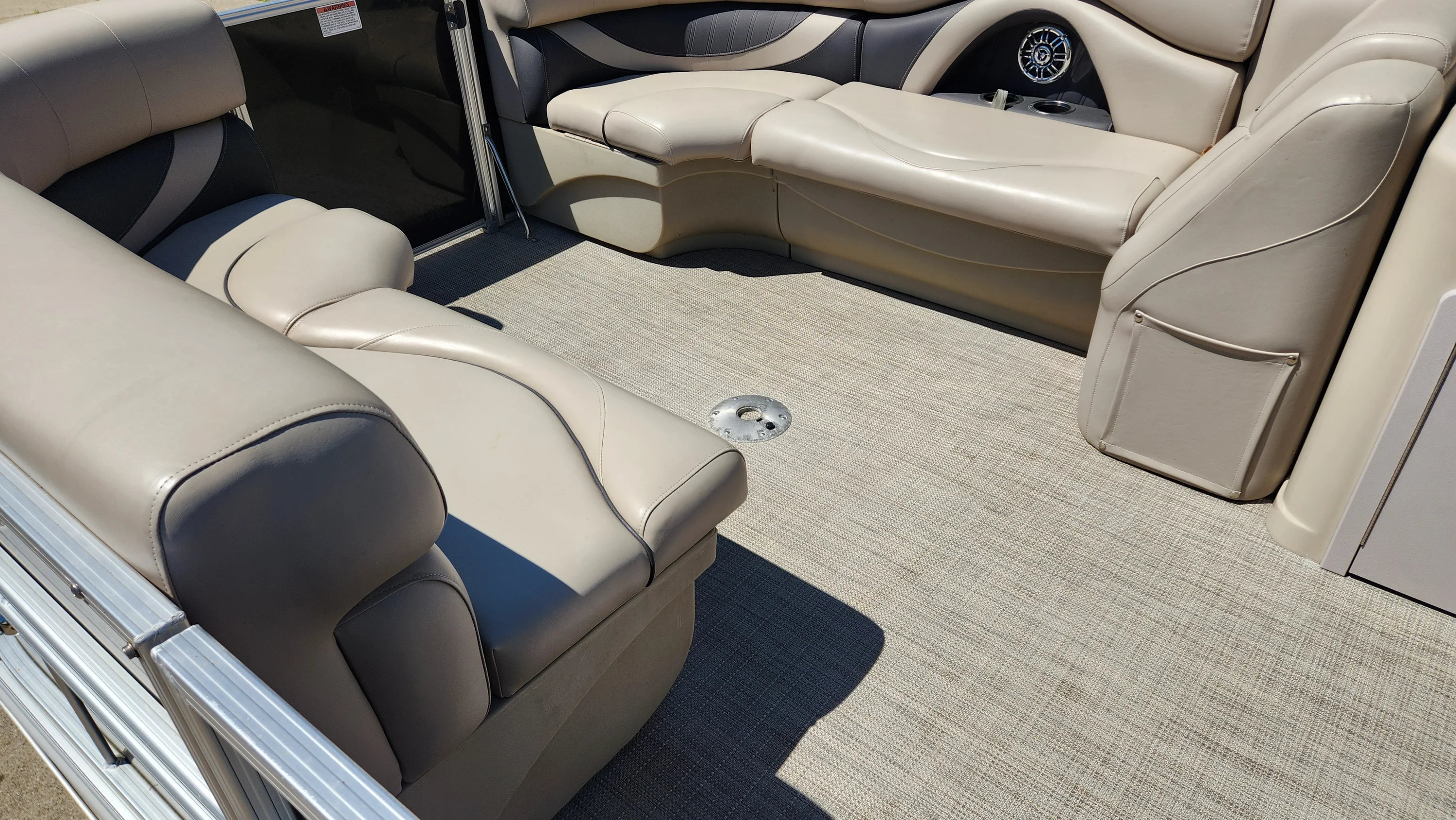 2016 Sylvan 820 MIRAGE Image Thumbnail #10