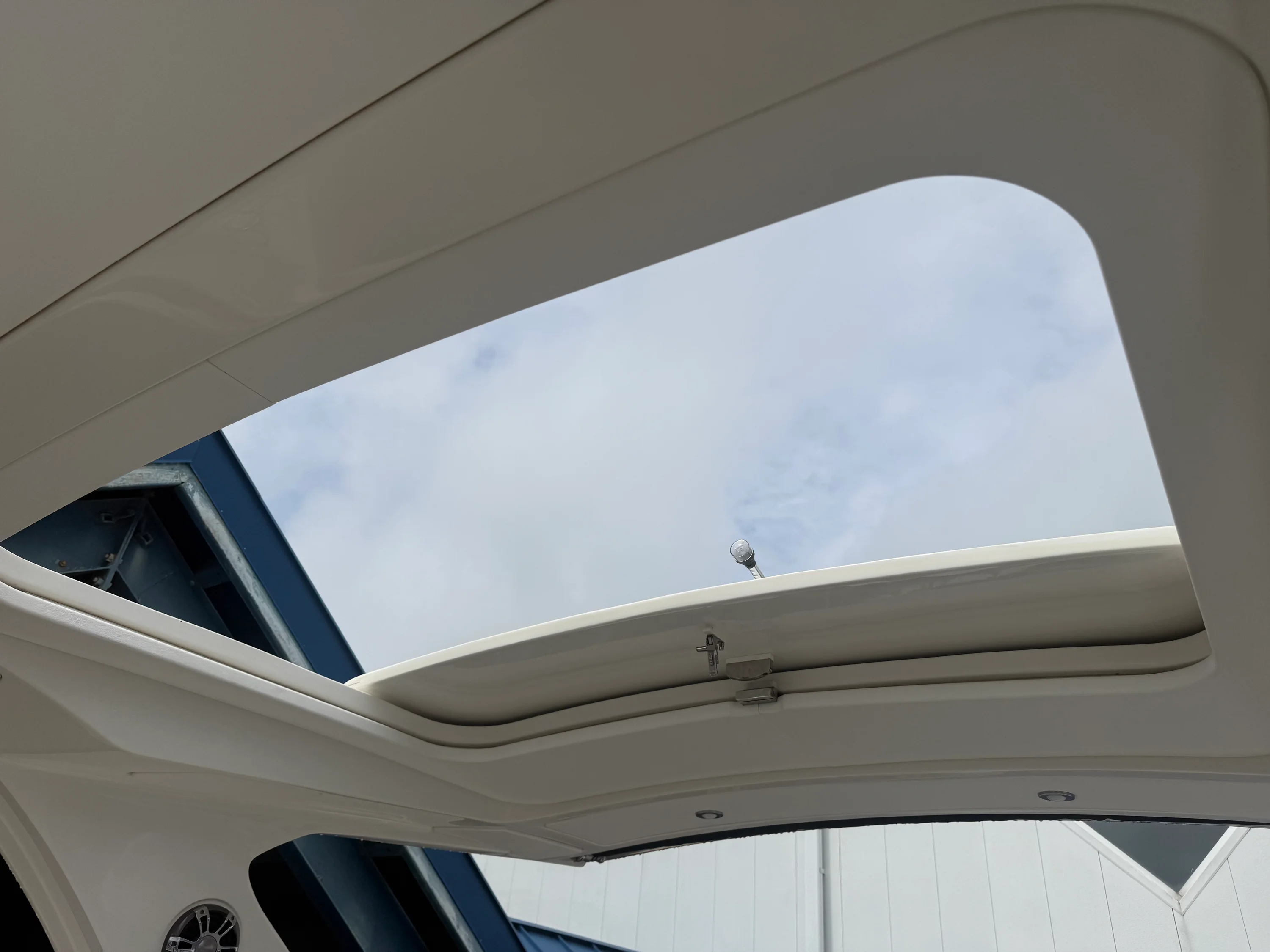 2022 Sea Ray 310 SLX Image Thumbnail #11