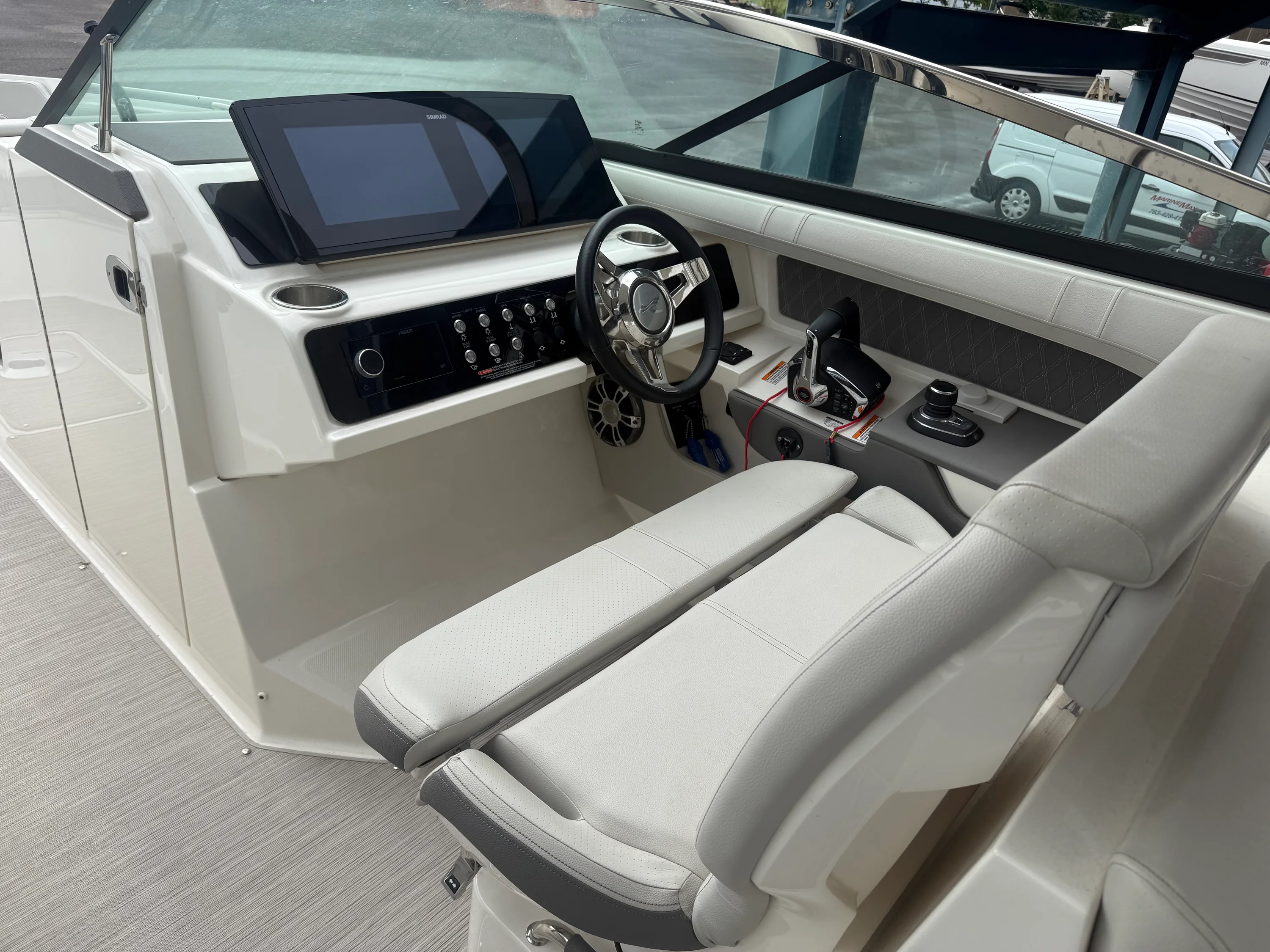 2022 Sea Ray 310 SLX Image Thumbnail #16