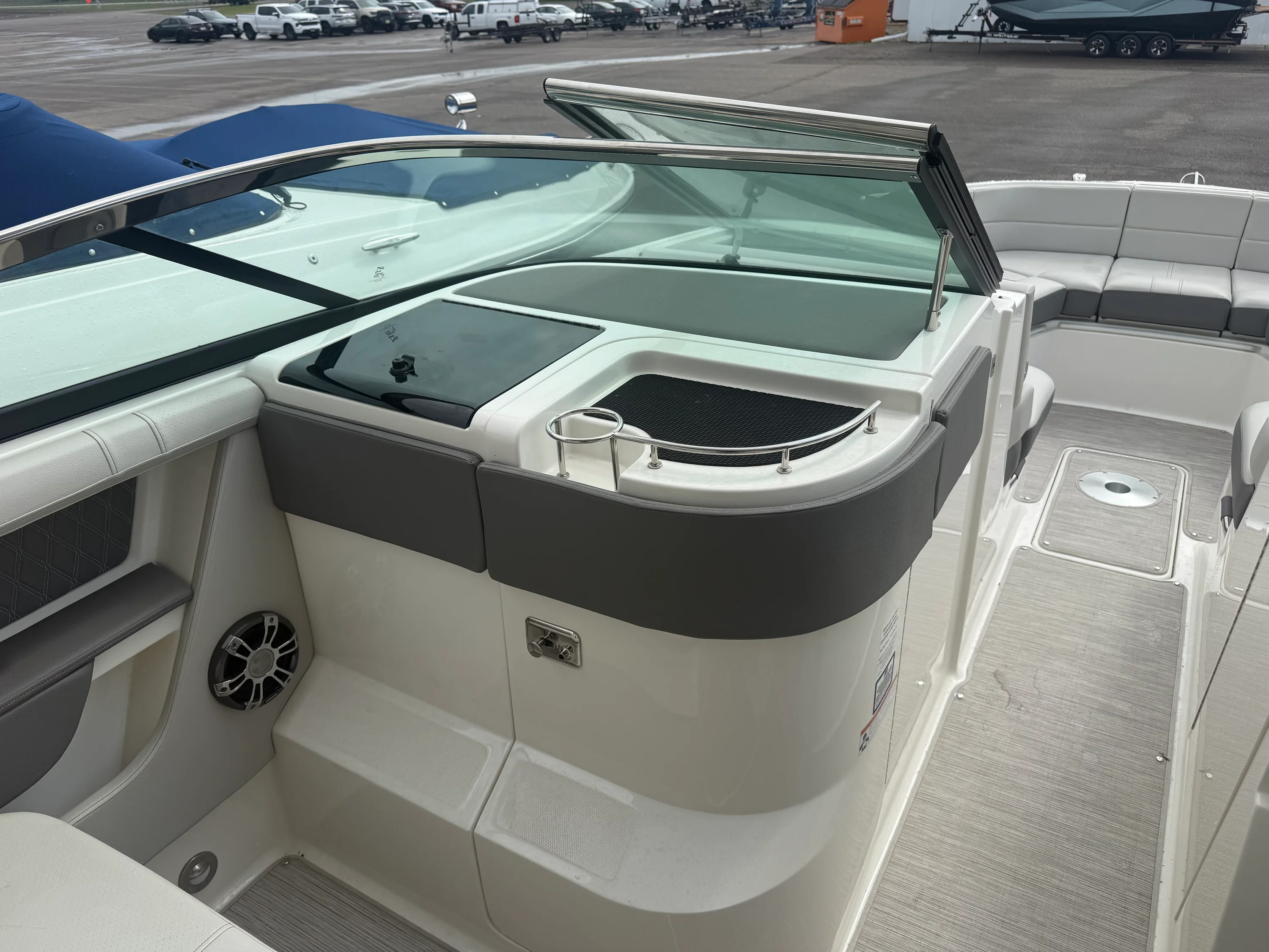 2022 Sea Ray 310 SLX Image Thumbnail #8