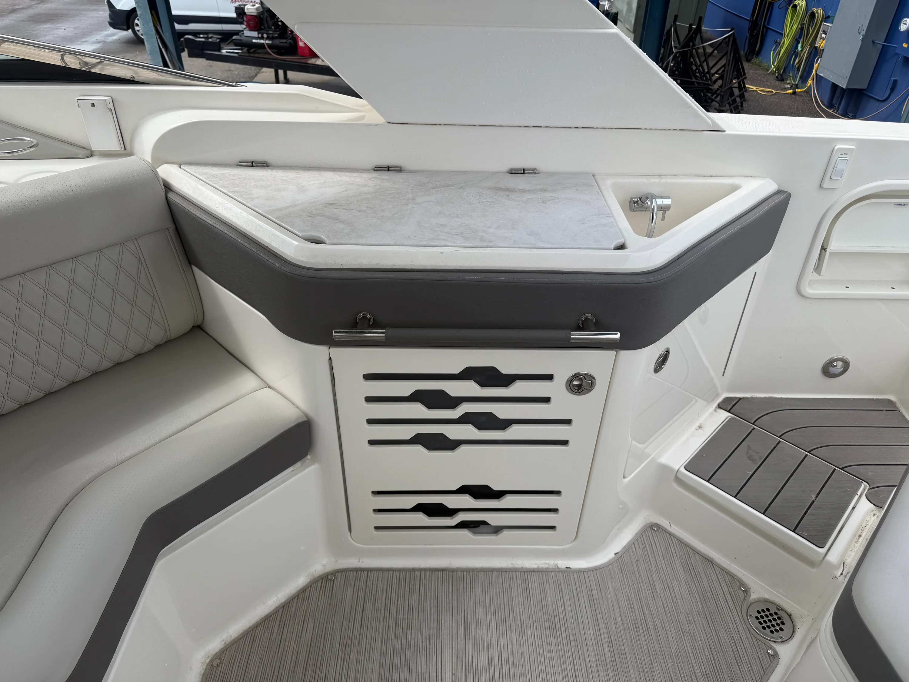 2022 Sea Ray 310 SLX Image Thumbnail #10