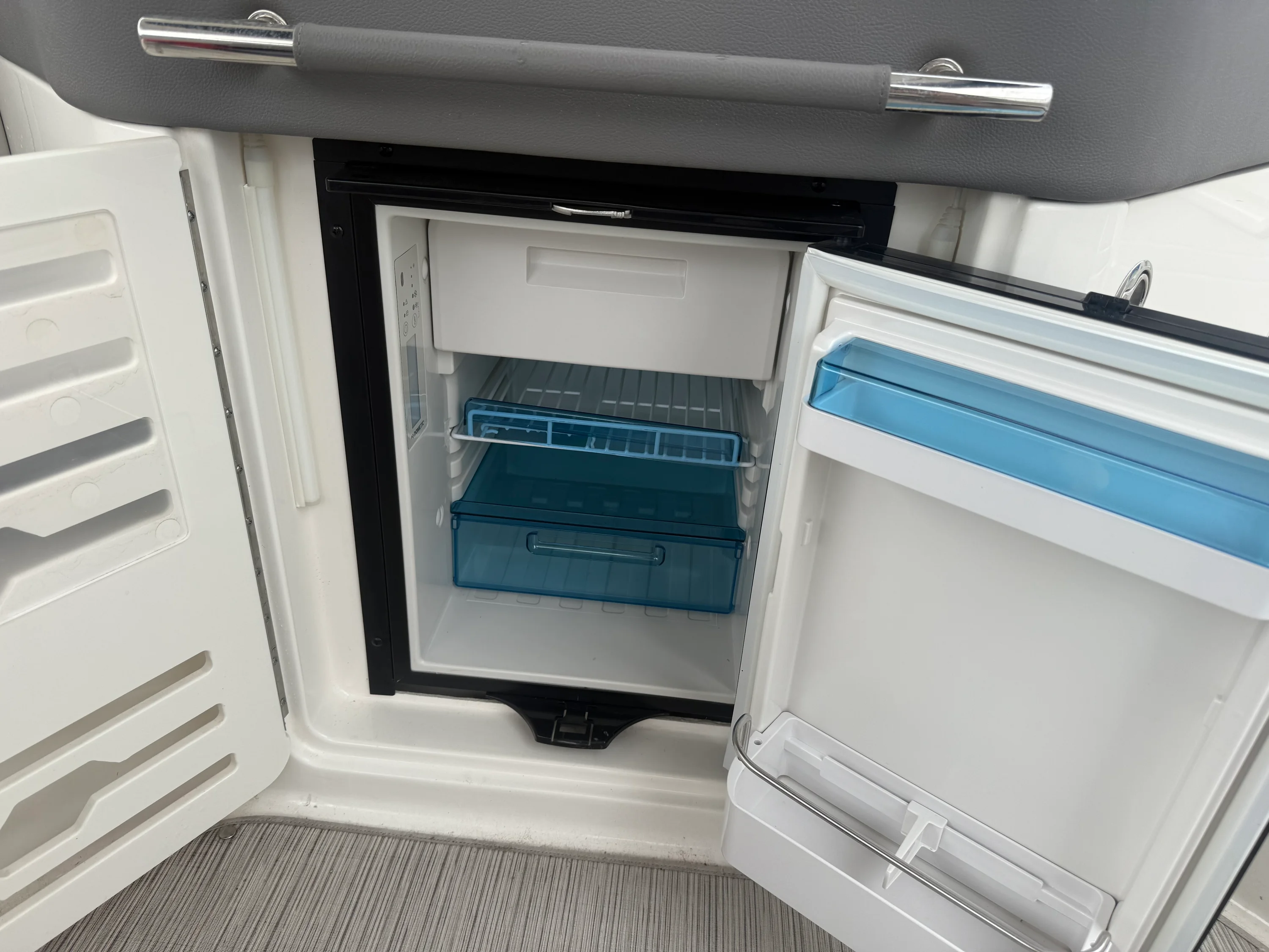2022 Sea Ray 310 SLX Image Thumbnail #19