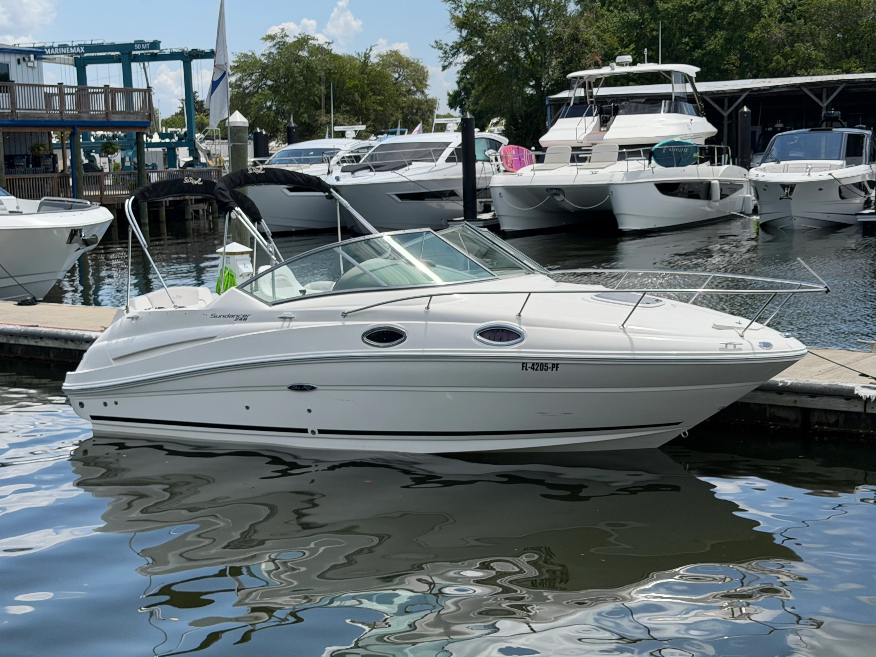 2011 Sea Ray 240 SUNDANCER Image Thumbnail #0