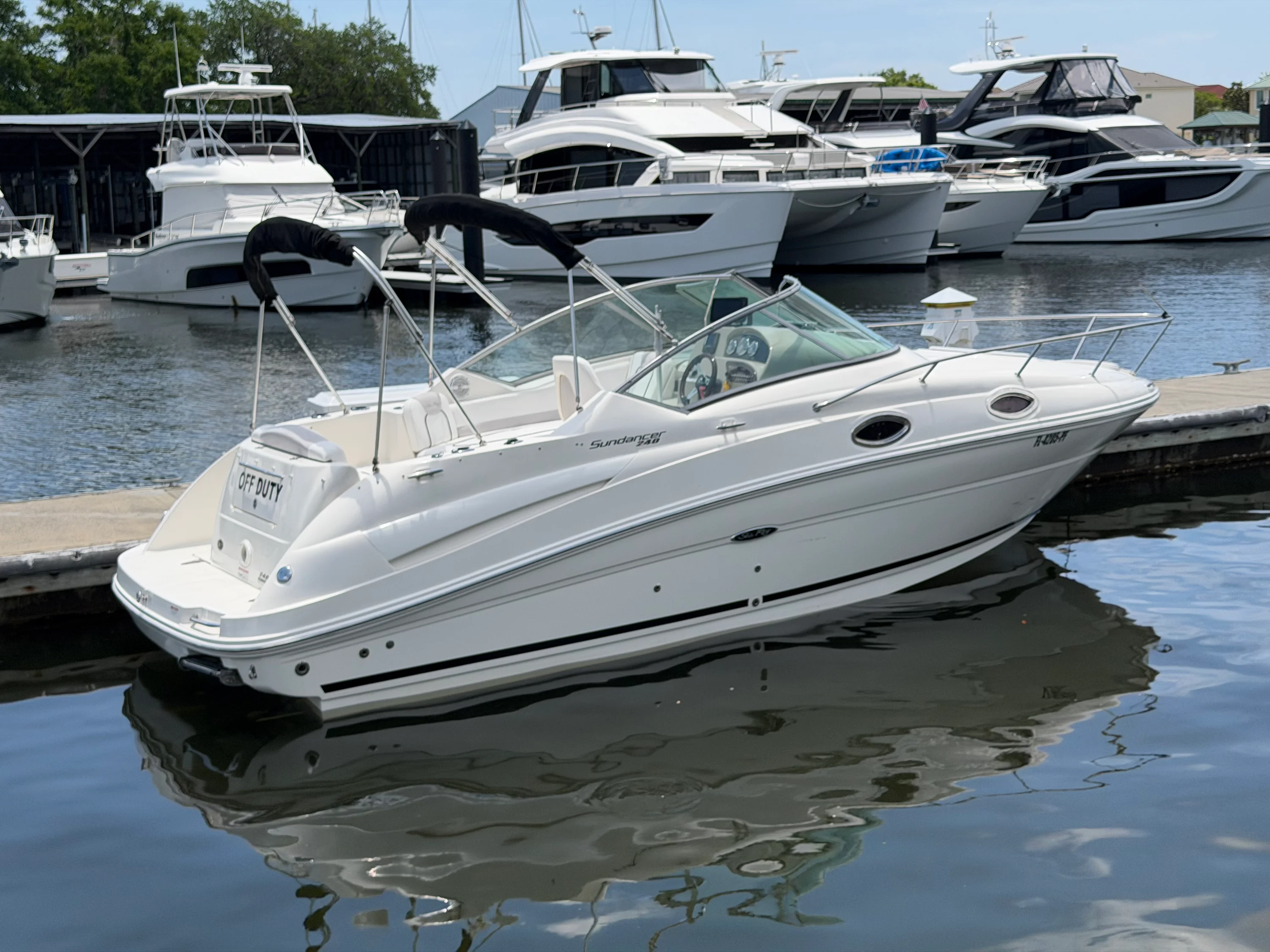 2011 Sea Ray 240 SUNDANCER Image Thumbnail #1