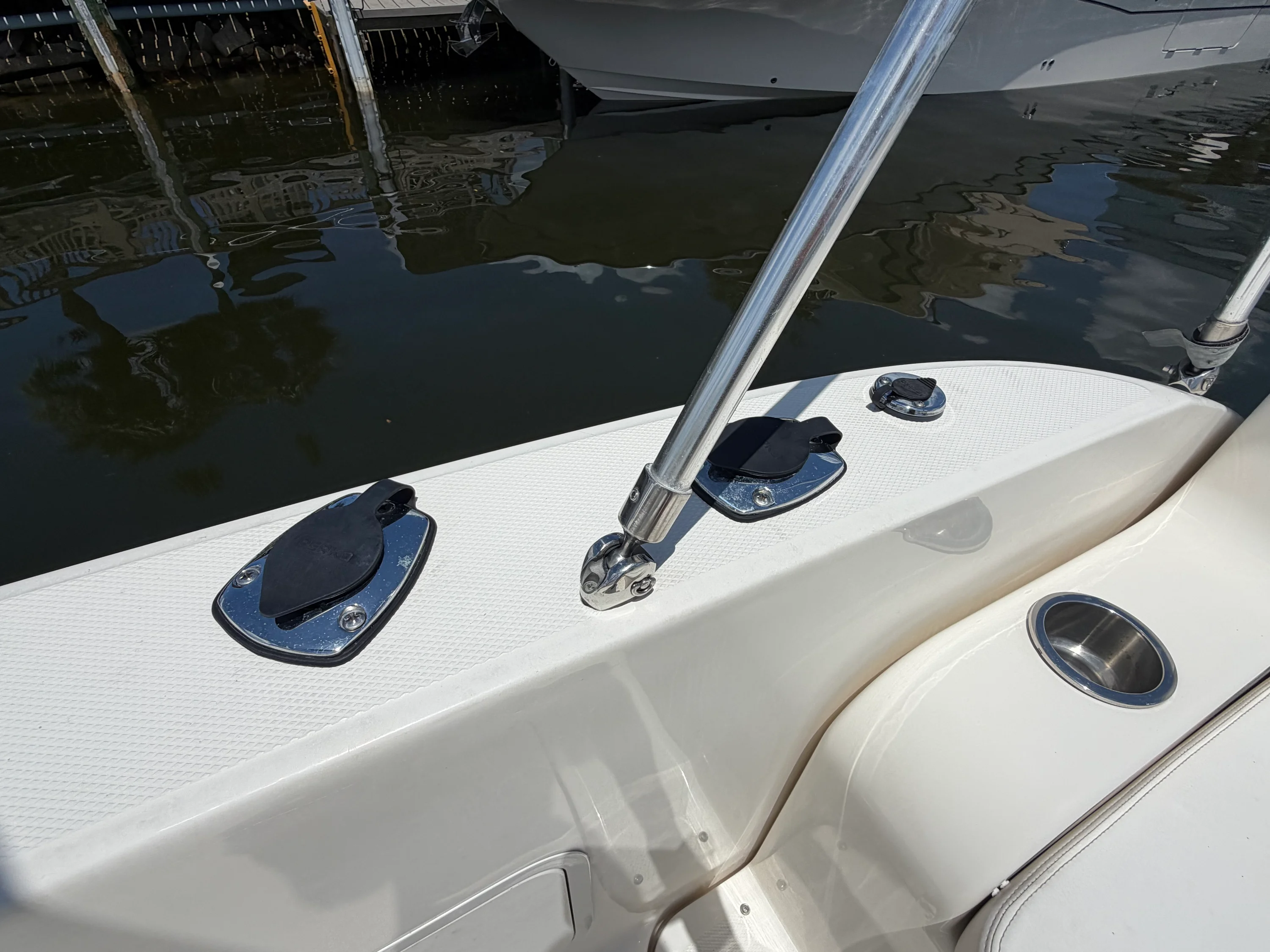2011 Sea Ray 240 SUNDANCER Image Thumbnail #12