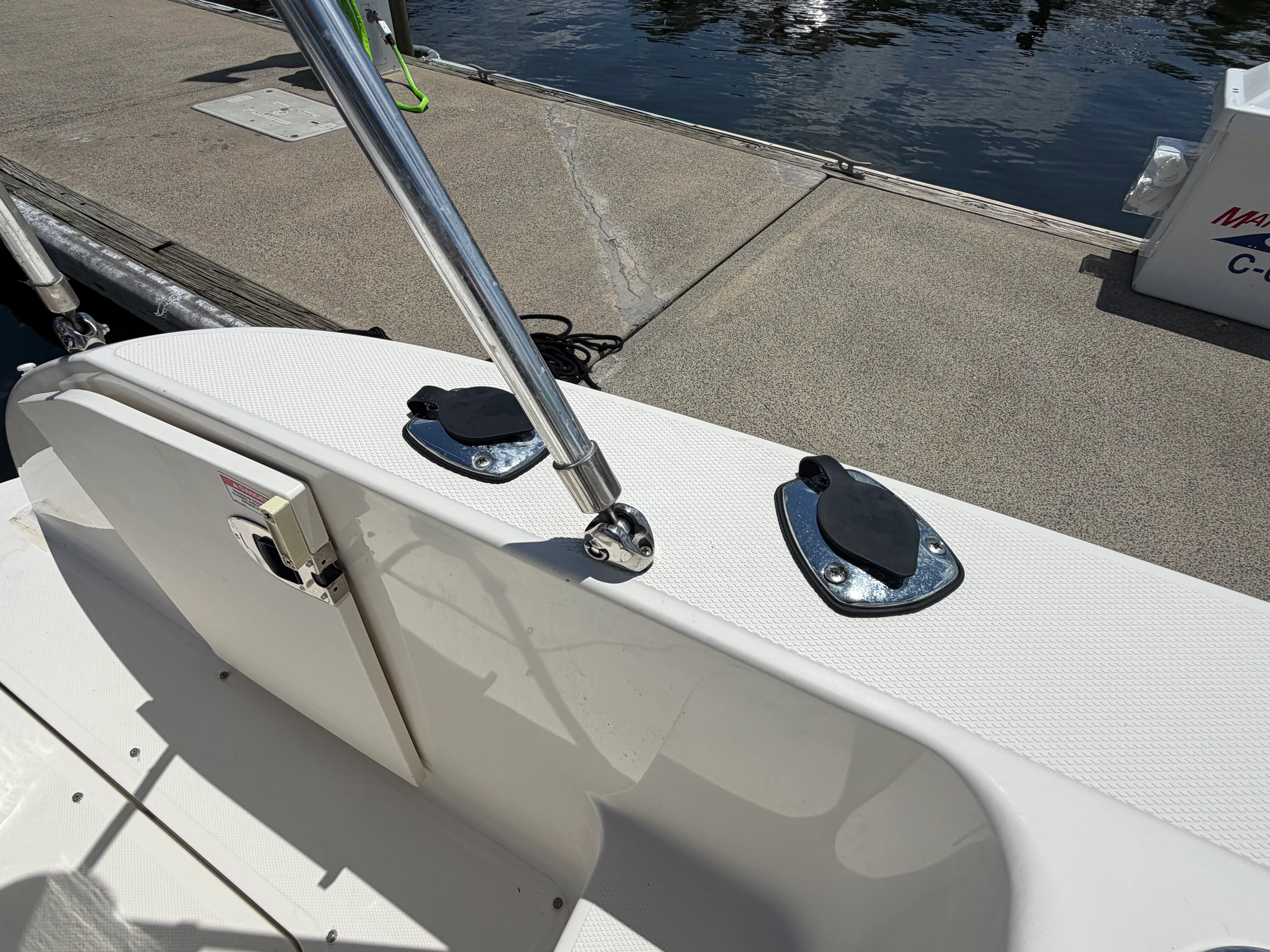 2011 Sea Ray 240 SUNDANCER Image Thumbnail #13