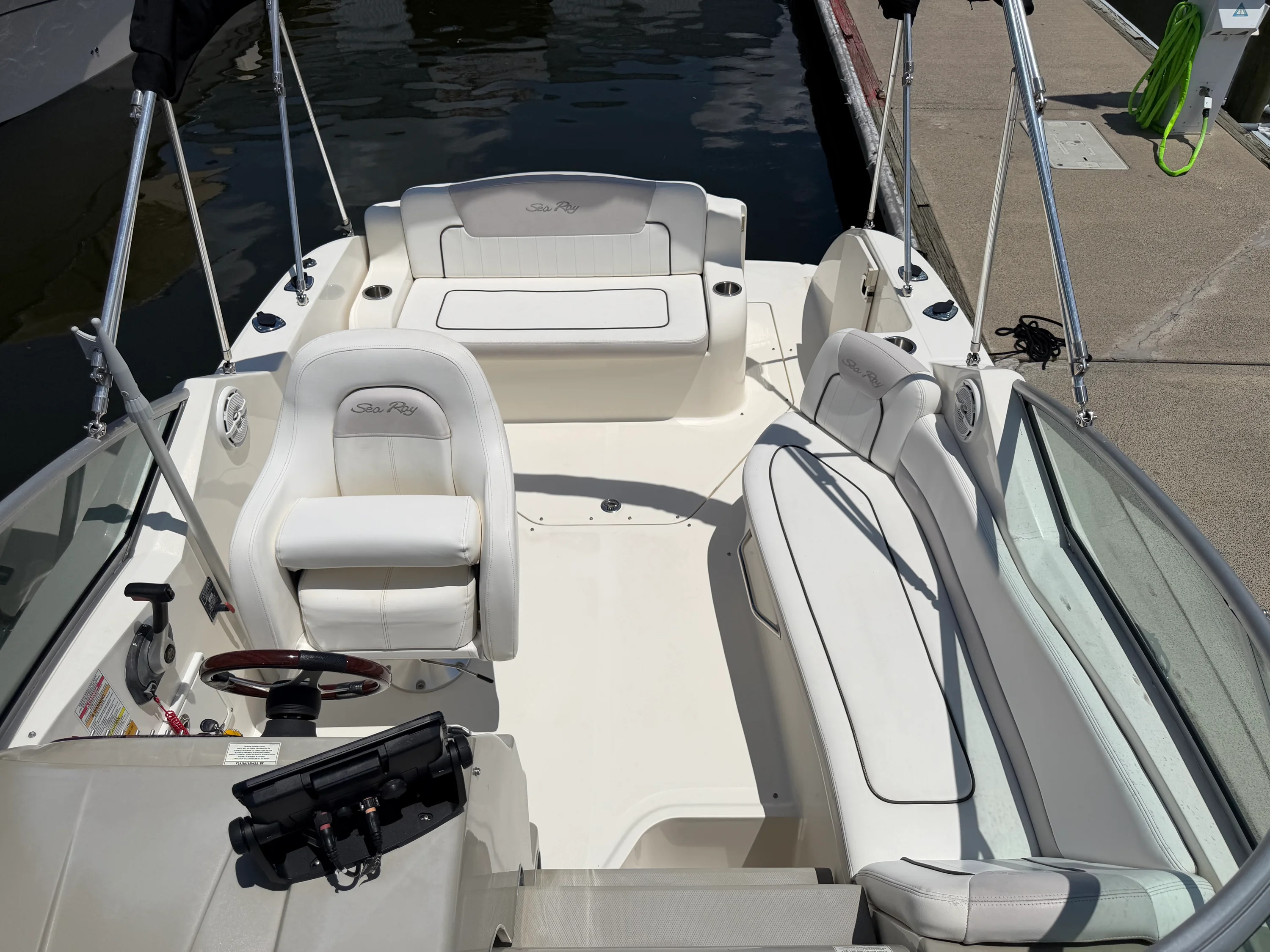 2011 Sea Ray 240 SUNDANCER Image Thumbnail #20