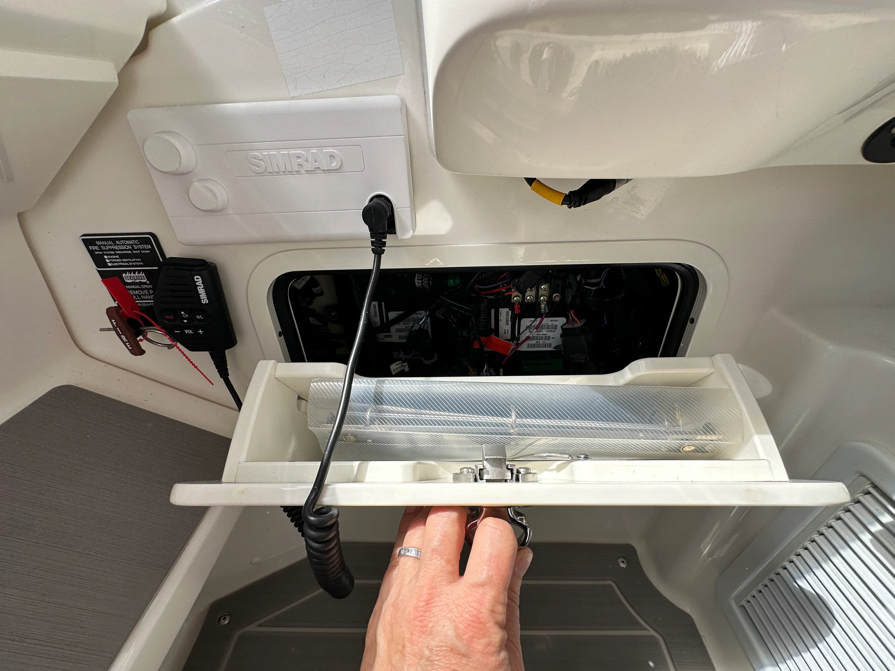 2022 Sea Ray 320 SUNDANCER OB Image Thumbnail #11