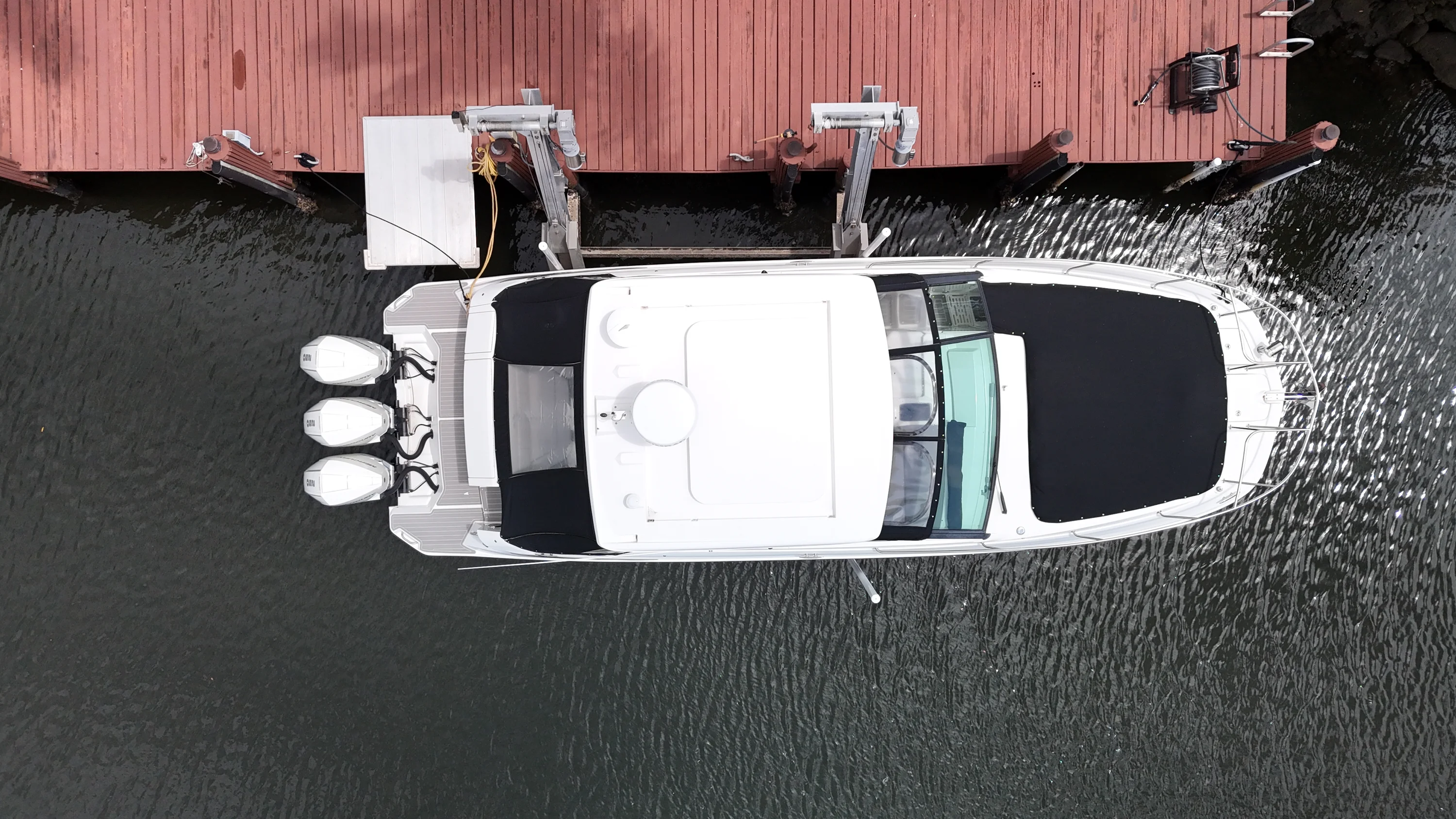 2022 Sea Ray 320 SUNDANCER OB Image Thumbnail #4