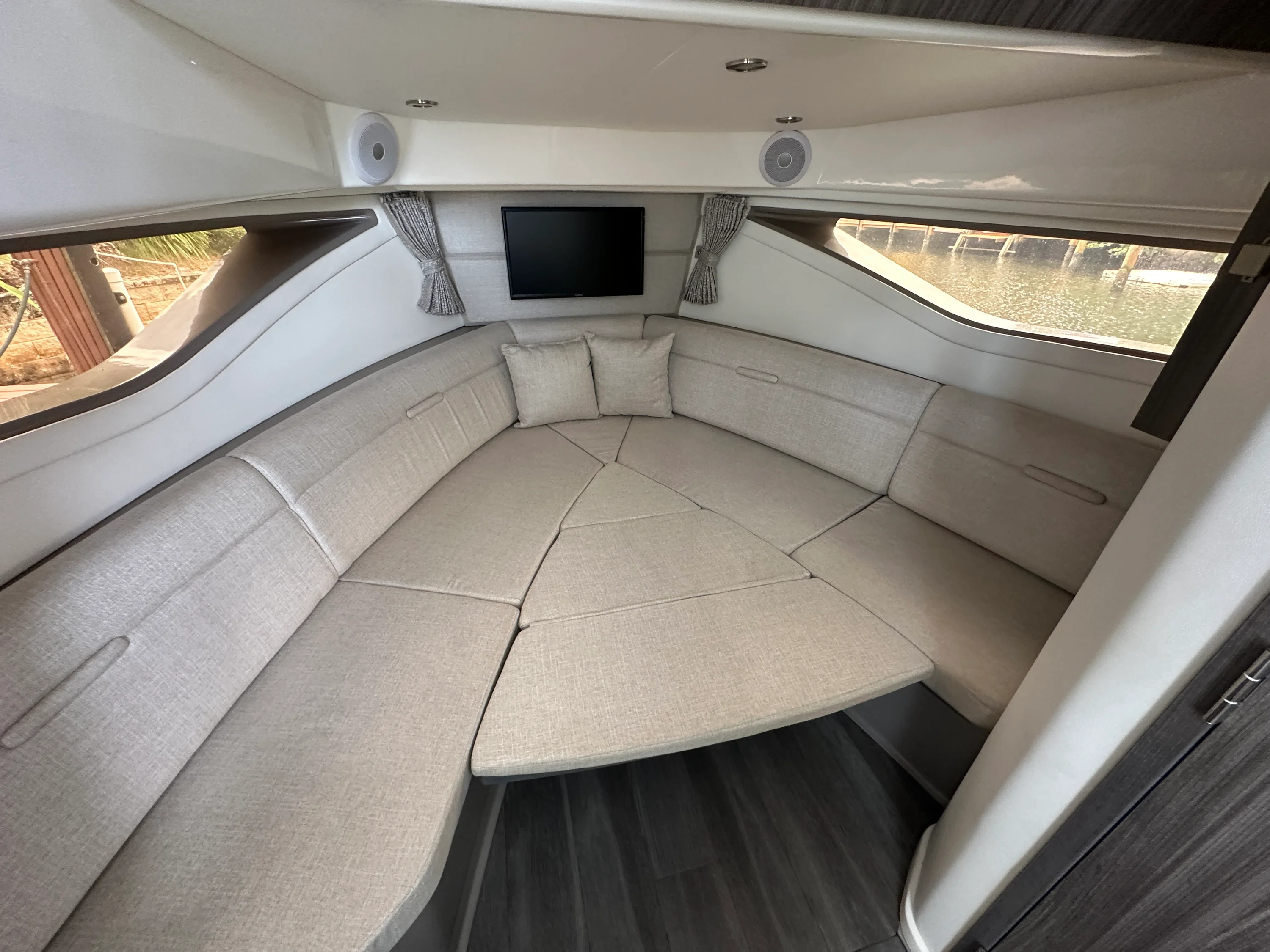 2022 Sea Ray 320 SUNDANCER OB Image Thumbnail #24