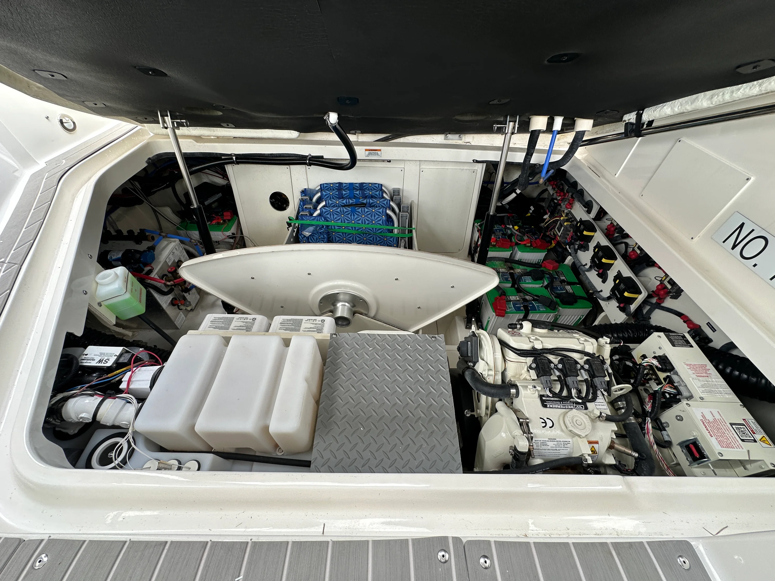 2022 Sea Ray 320 SUNDANCER OB Image Thumbnail #9