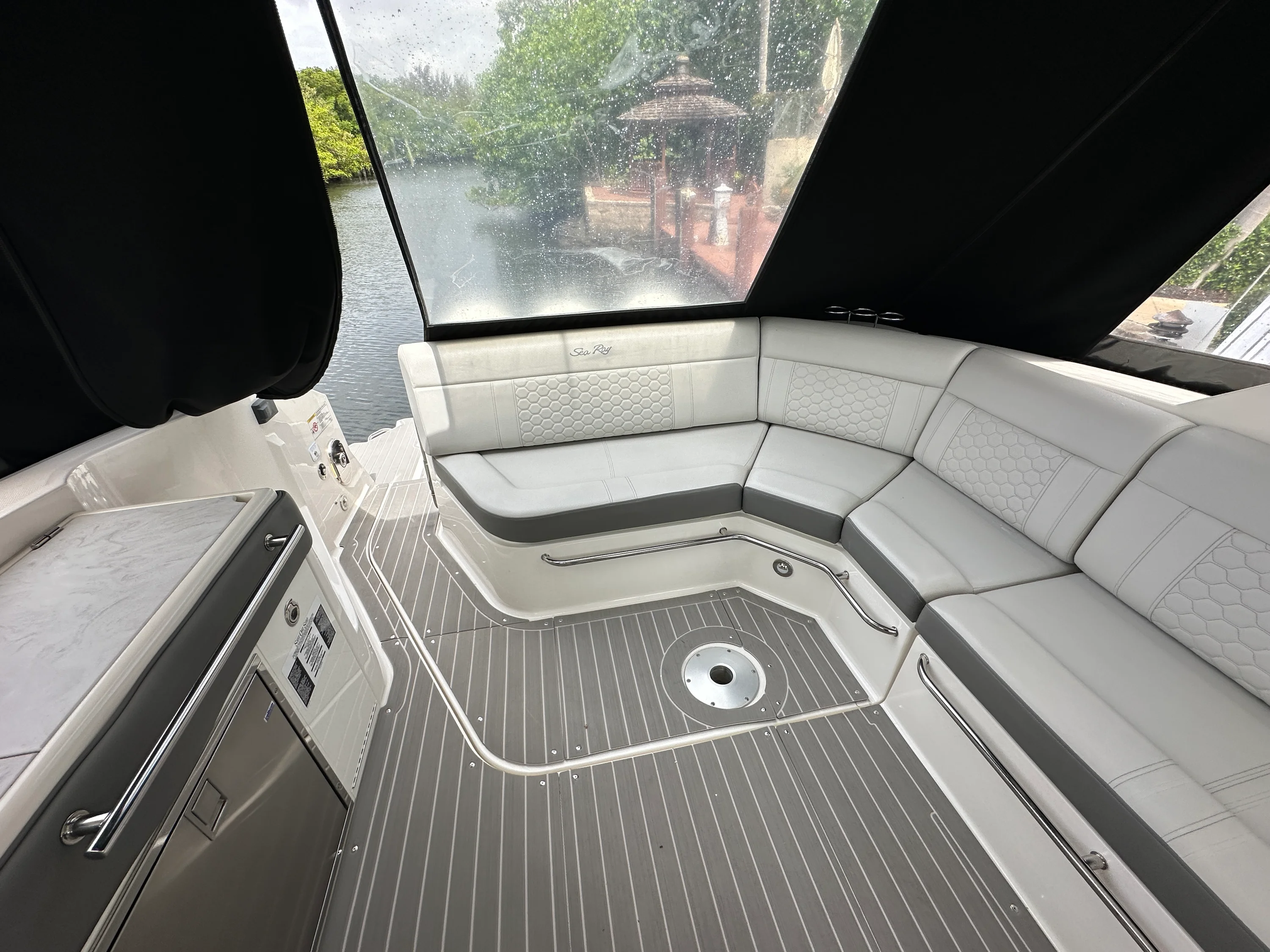2022 Sea Ray 320 SUNDANCER OB Image Thumbnail #45